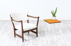 Table d'appoint bicolore en résine du milieu du siècle dernier par Peter Pepper Products