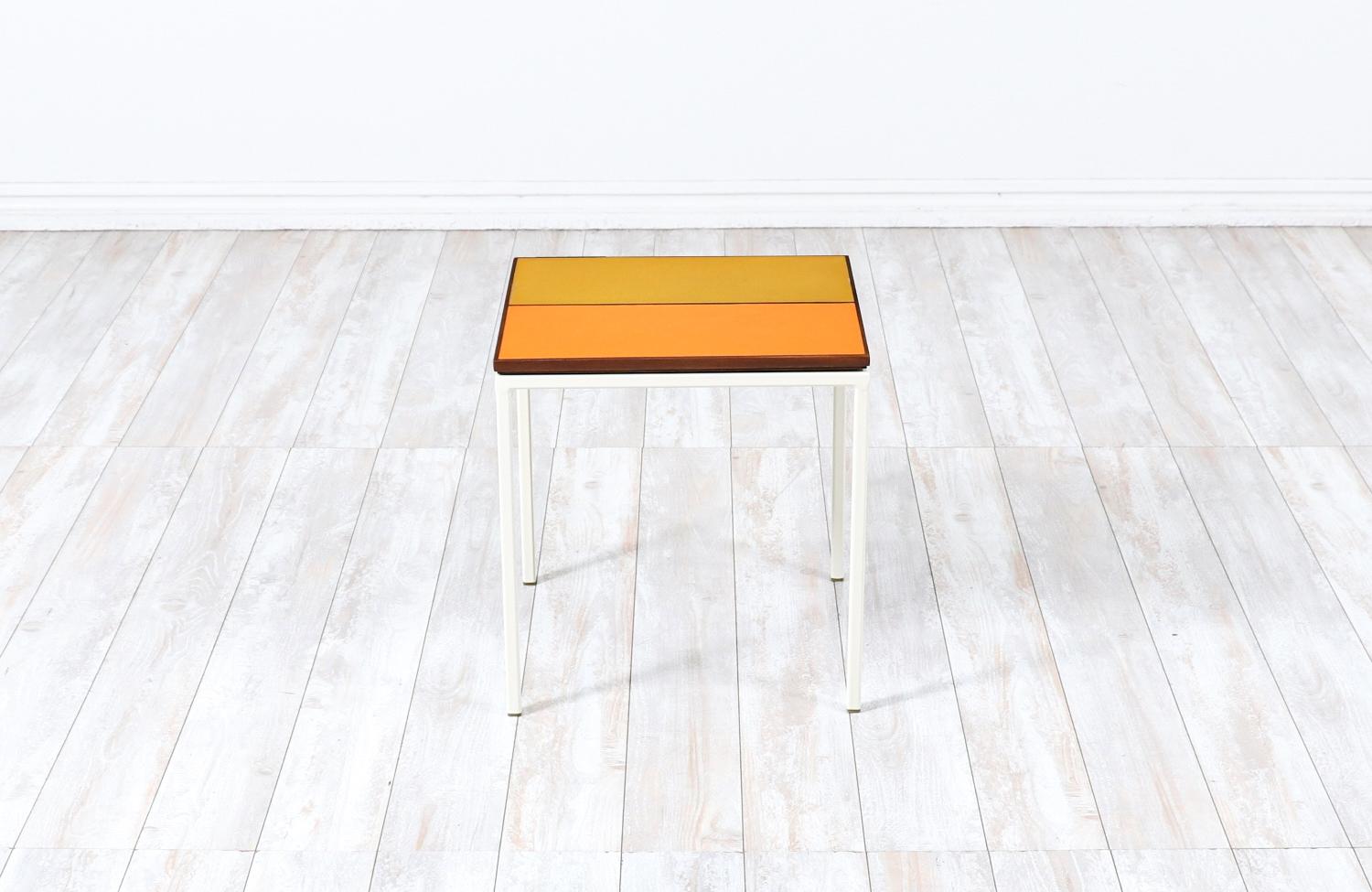 Mid-Century Two-Tone Resin Color Side Table by Peter Pepper Products In Excellent Condition For Sale In Los Angeles, CA