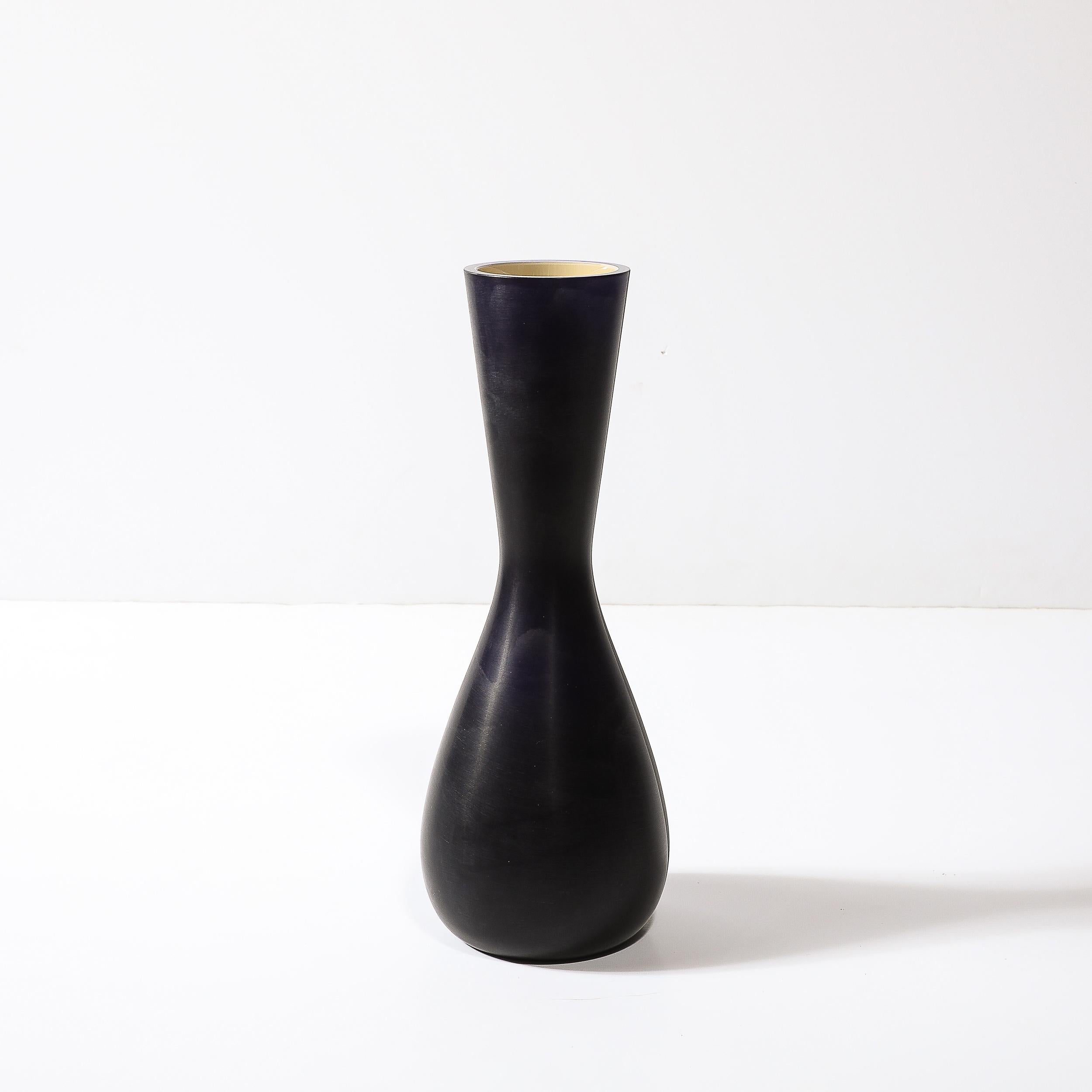 Vase aus mundgeblasenem Murano-Glas, zweifarbig, mattschwarz, Mitte des Jahrhunderts, von Venini im Angebot 3
