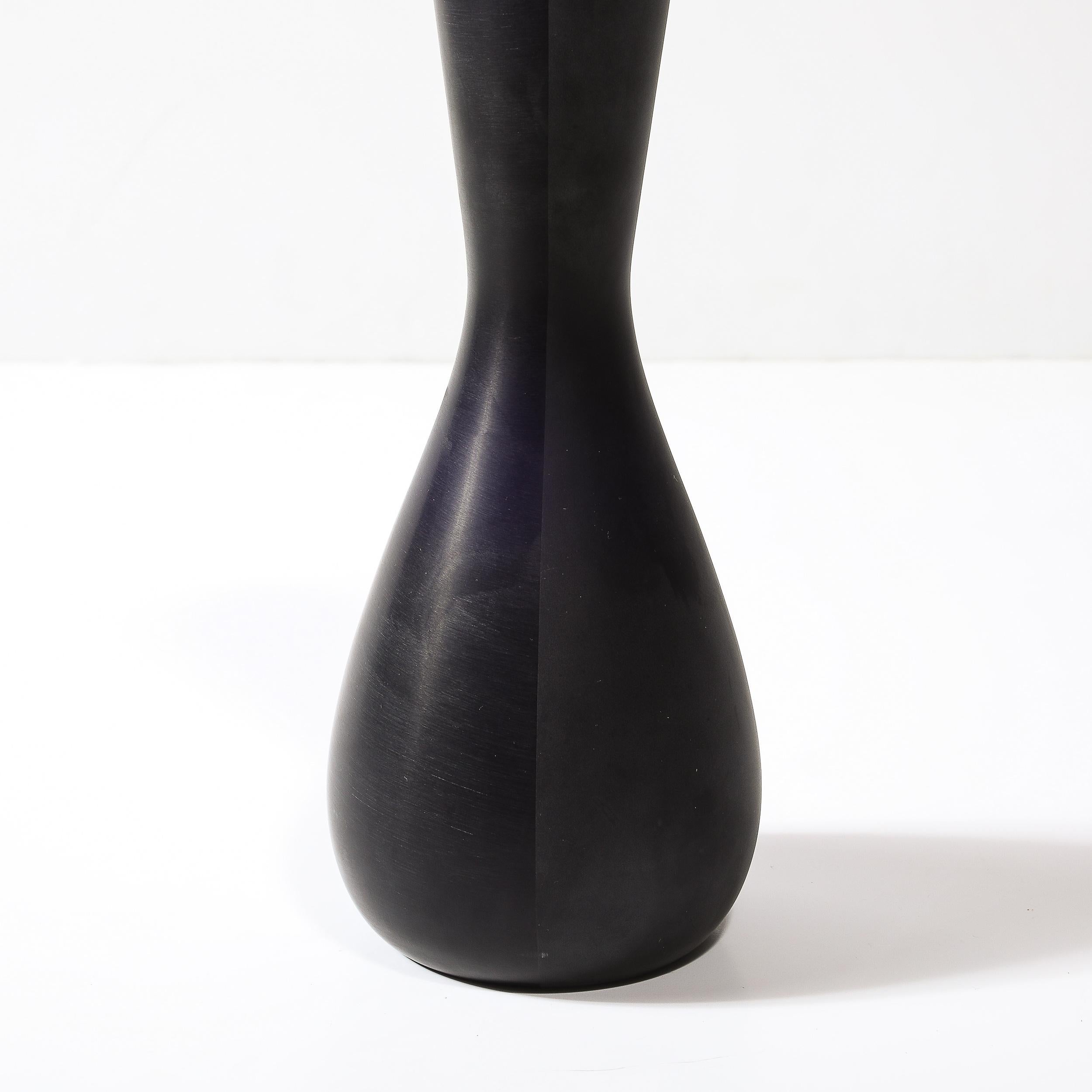 Vase aus mundgeblasenem Murano-Glas, zweifarbig, mattschwarz, Mitte des Jahrhunderts, von Venini im Angebot 2