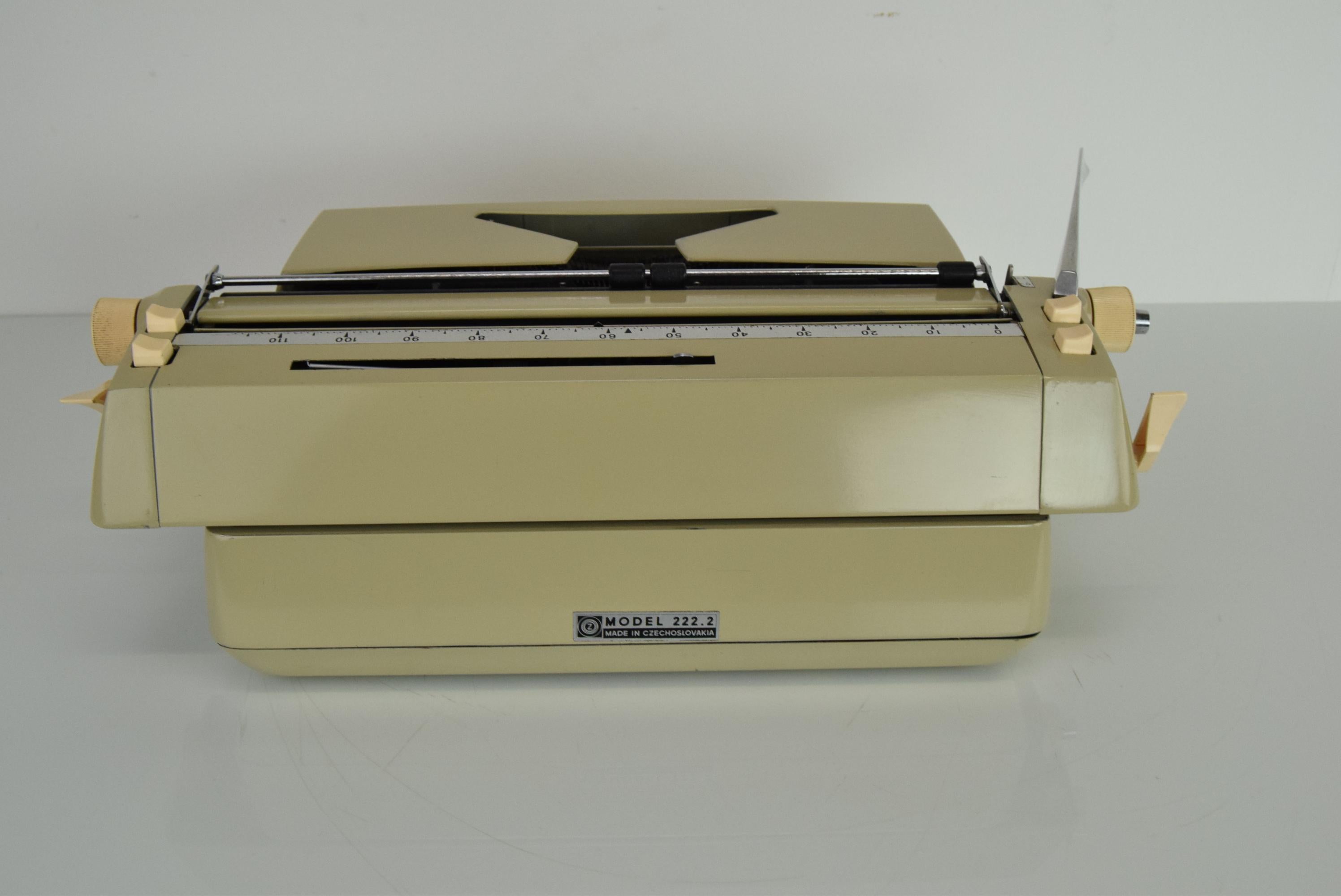 Midcentury Typewriter/Consul, Type 222.2, 1970s For Sale 2