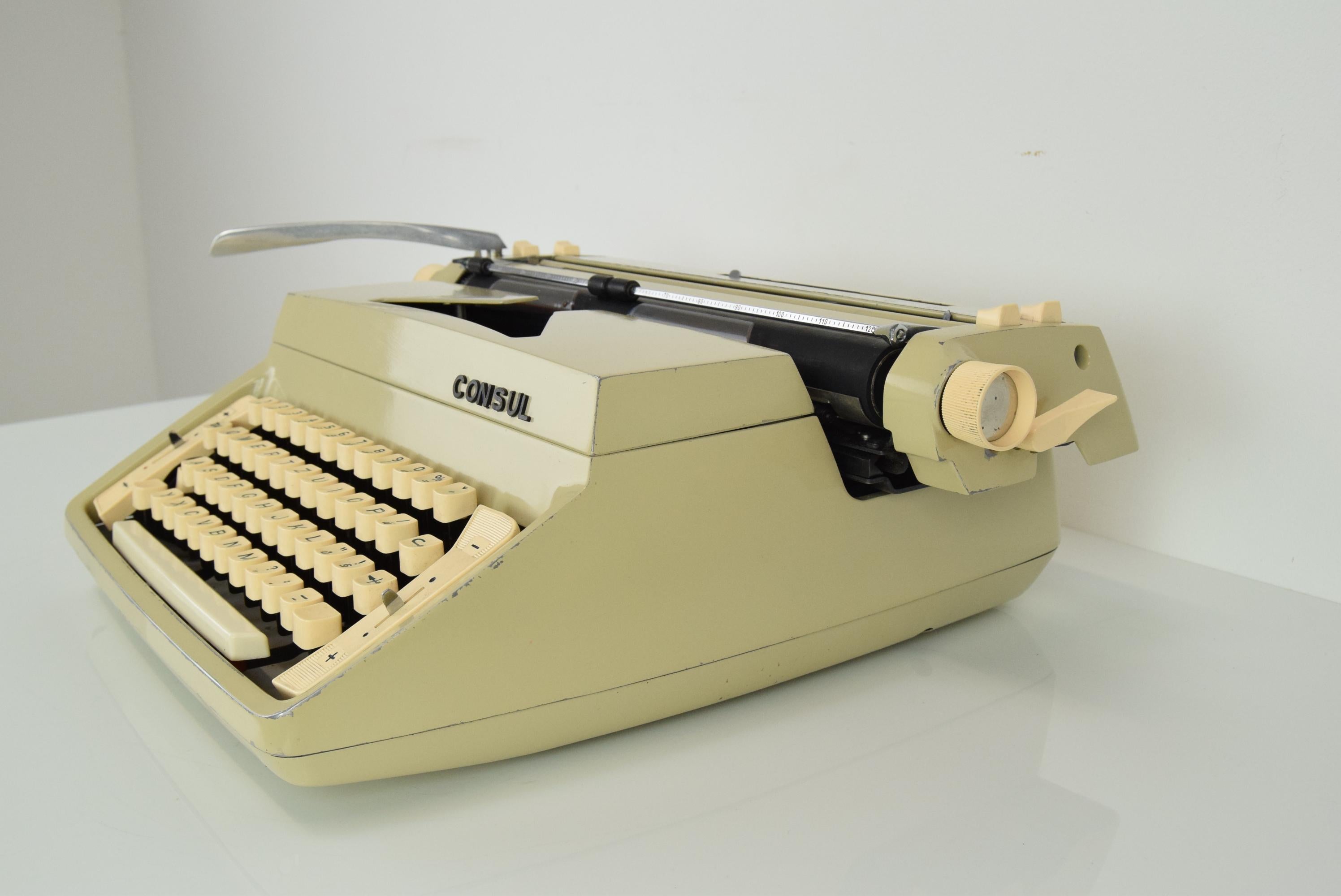 Midcentury Typewriter/Consul, Type 222.2, 1970s In Good Condition For Sale In Praha, CZ