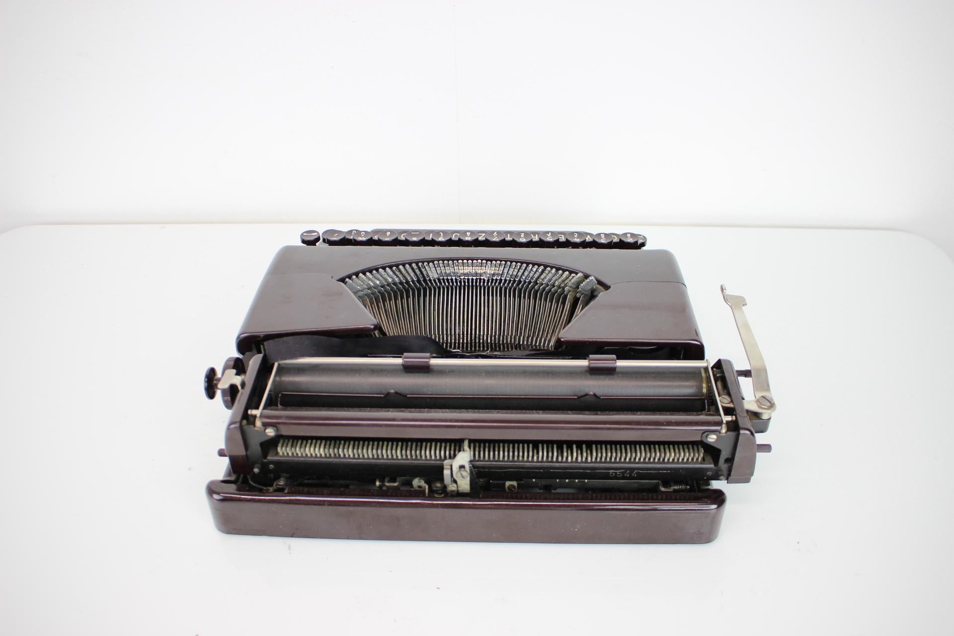 Milieu du XXe siècle Typeur Olympia-Plana, Allemagne, 1940 en vente