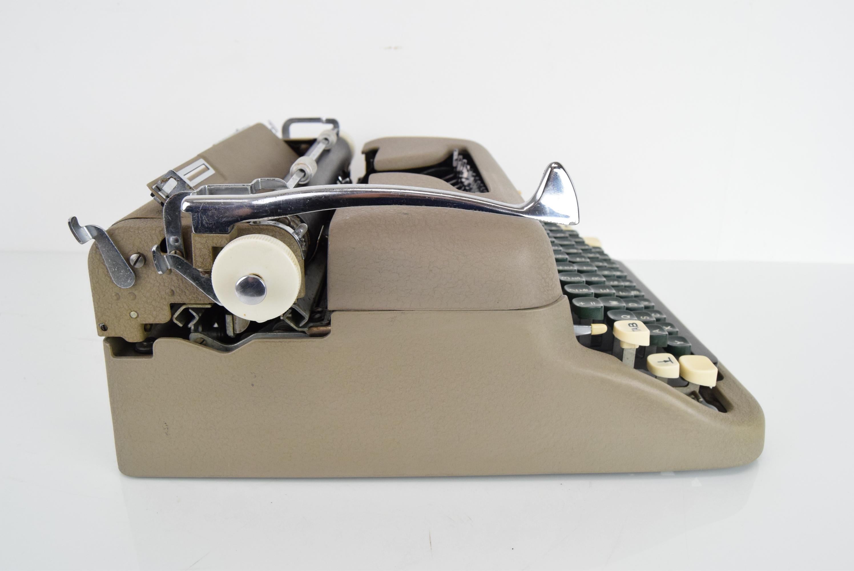 Midcentury Typewriter / Zeta, 1950s.  For Sale 7