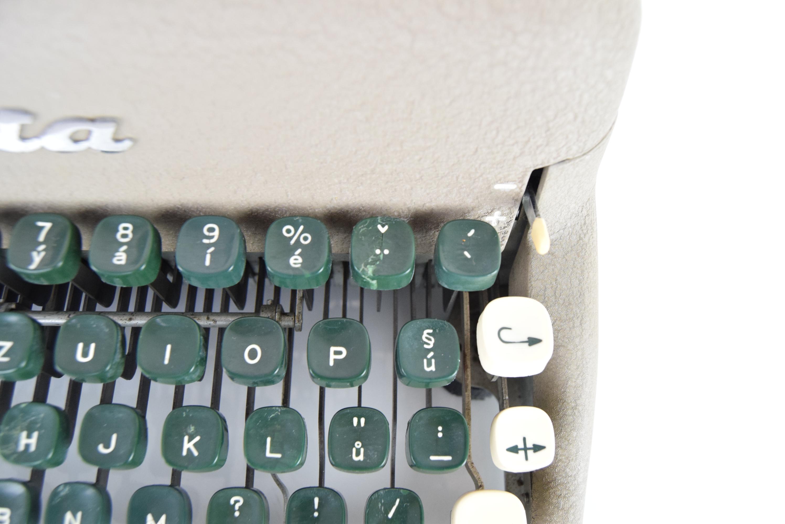 Midcentury Typewriter / Zeta, 1950s.  For Sale 10