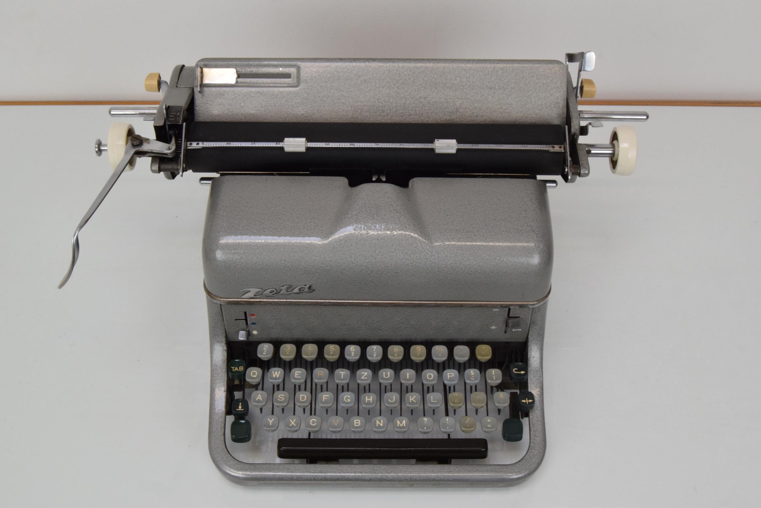 Machine à écrire du milieu du siècle/Zeta, années 1960 en vente 6