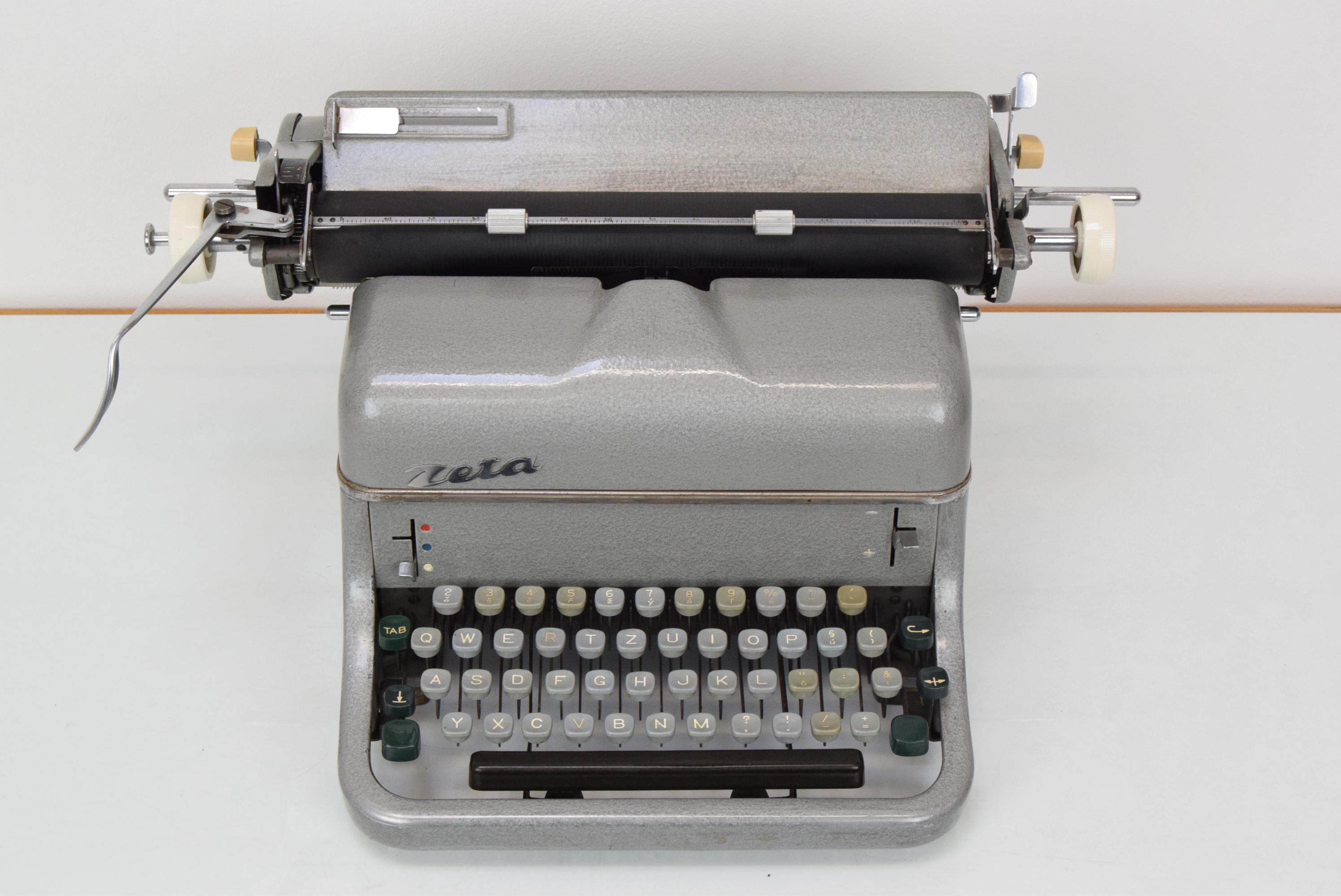Mid-Century Modern Machine à écrire du milieu du siècle/Zeta, années 1960 en vente