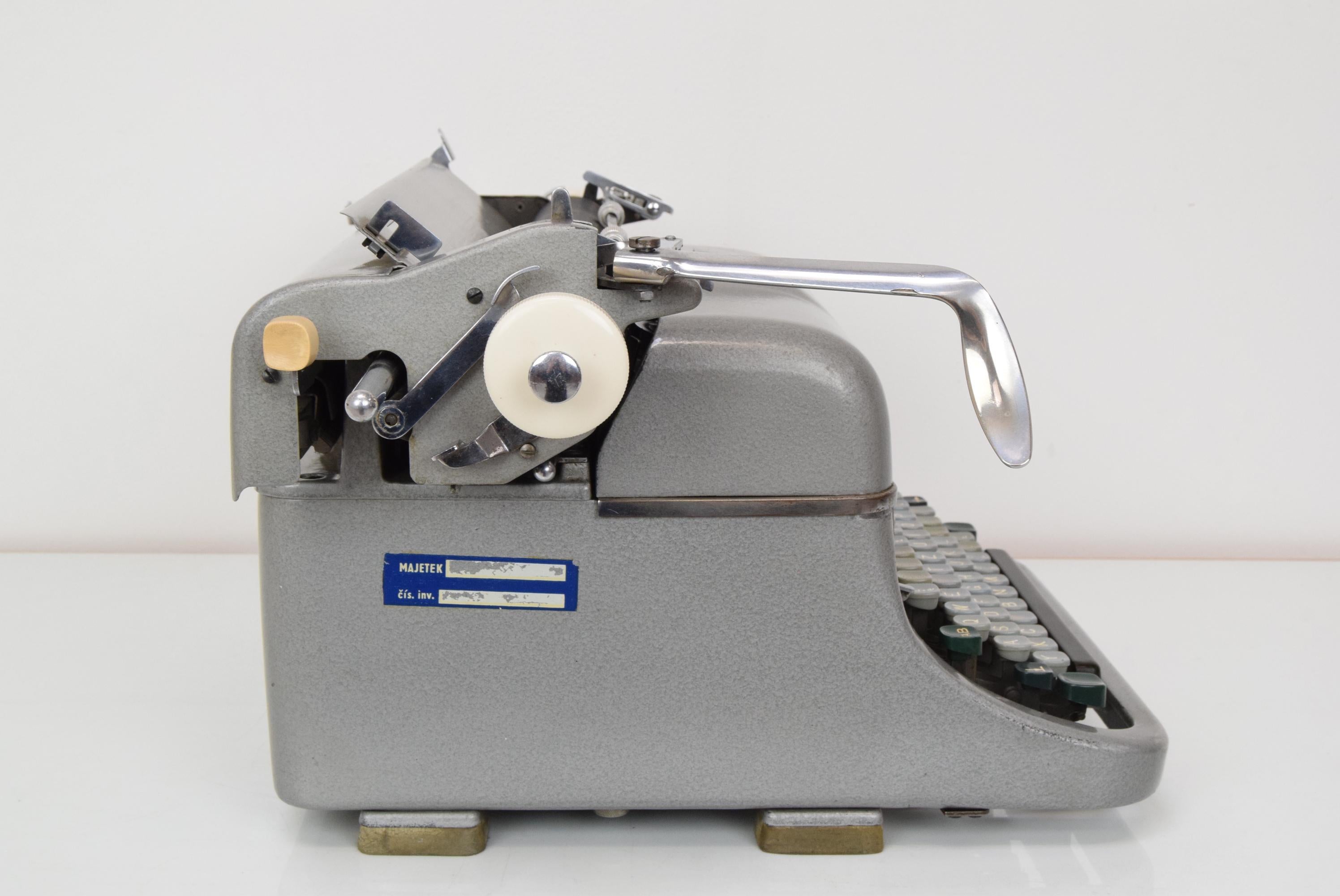 Máquina de escribir/Zeta de mediados de siglo, años 60 Metal en venta