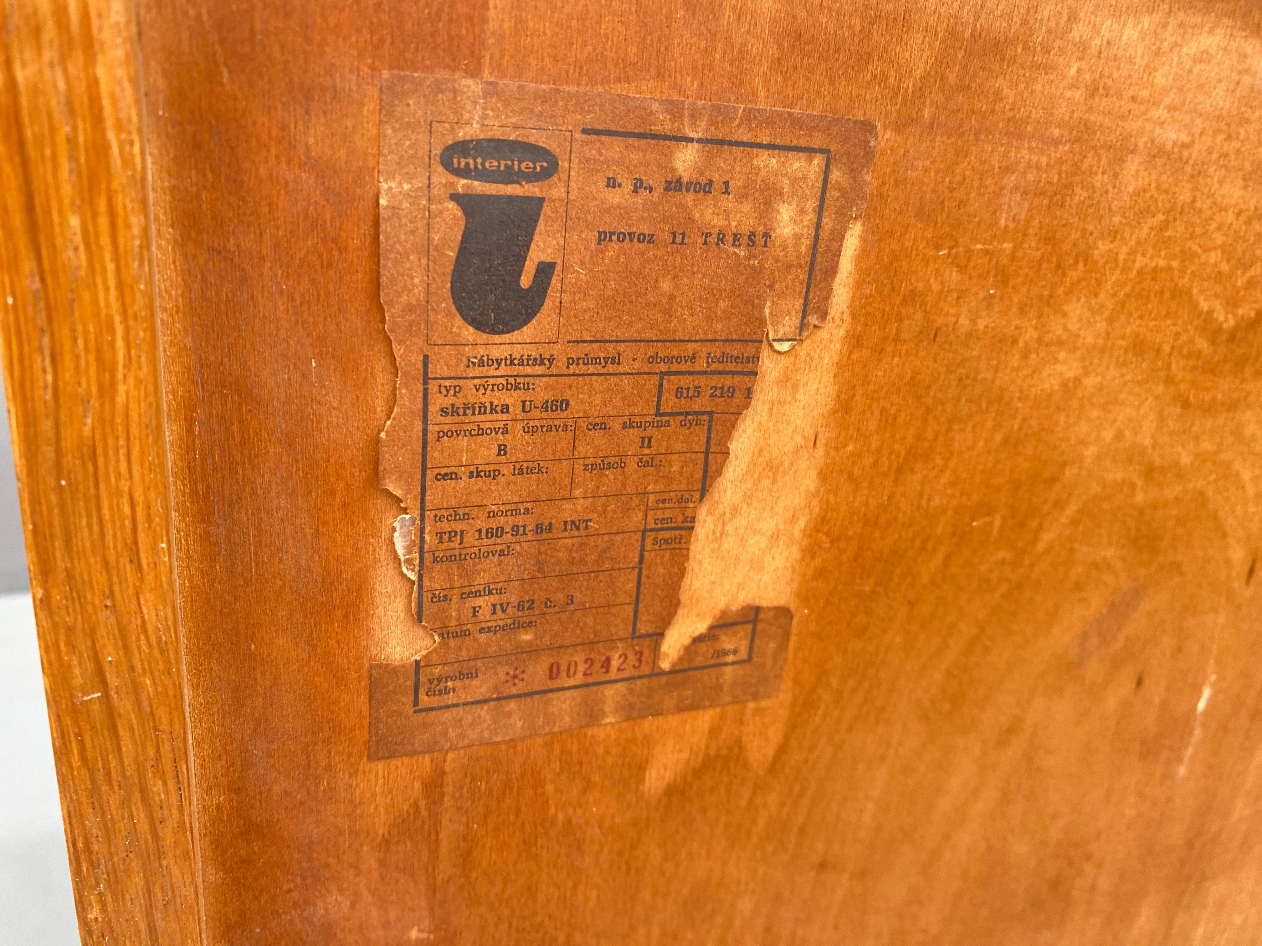 Mid Century U-460 sideboard by Jiří Jiroutek for Interiér Praha, Czechoslovakia For Sale 11