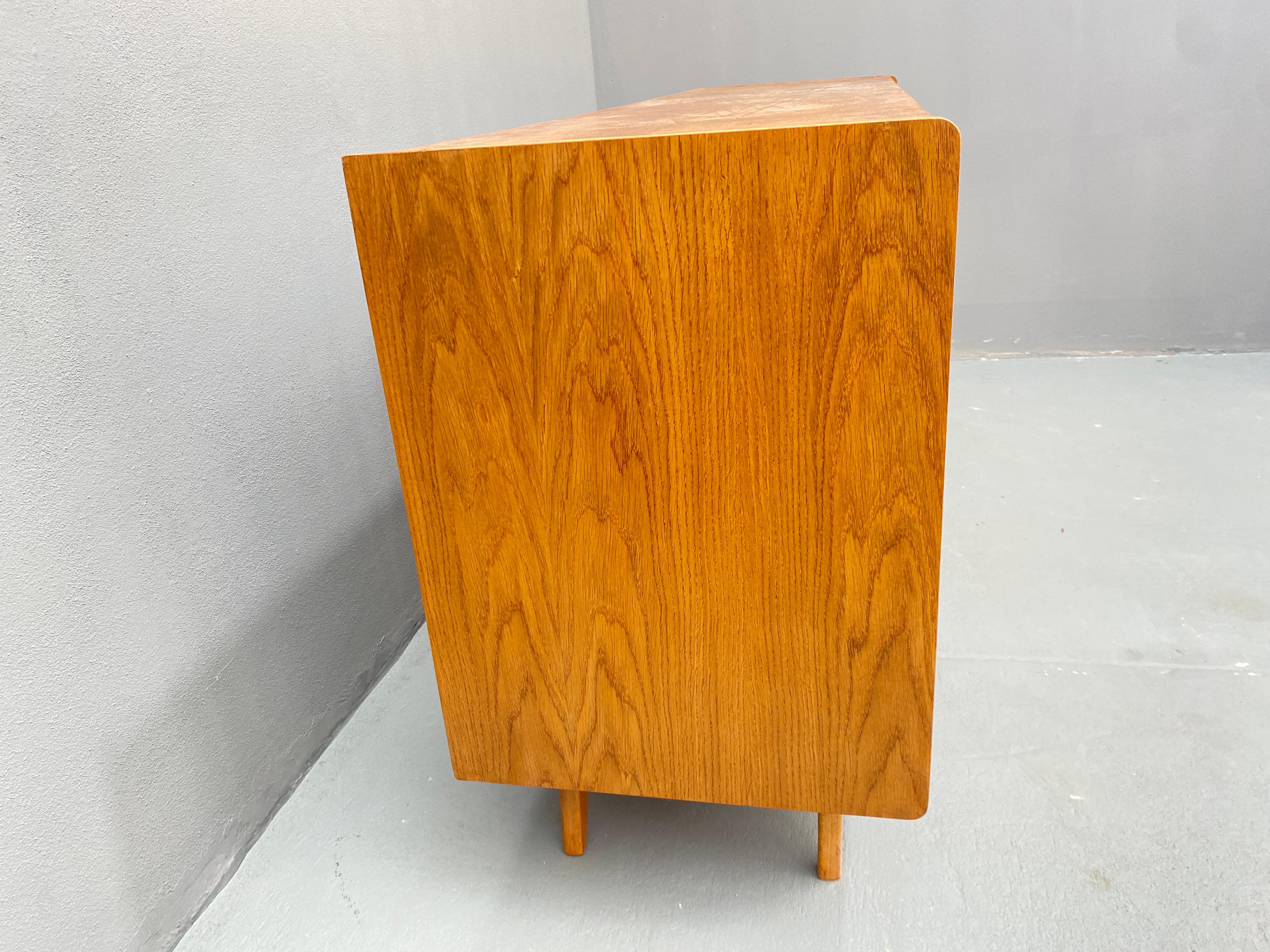 Mid Century U-460 sideboard by Jiří Jiroutek for Interiér Praha, Czechoslovakia For Sale 14