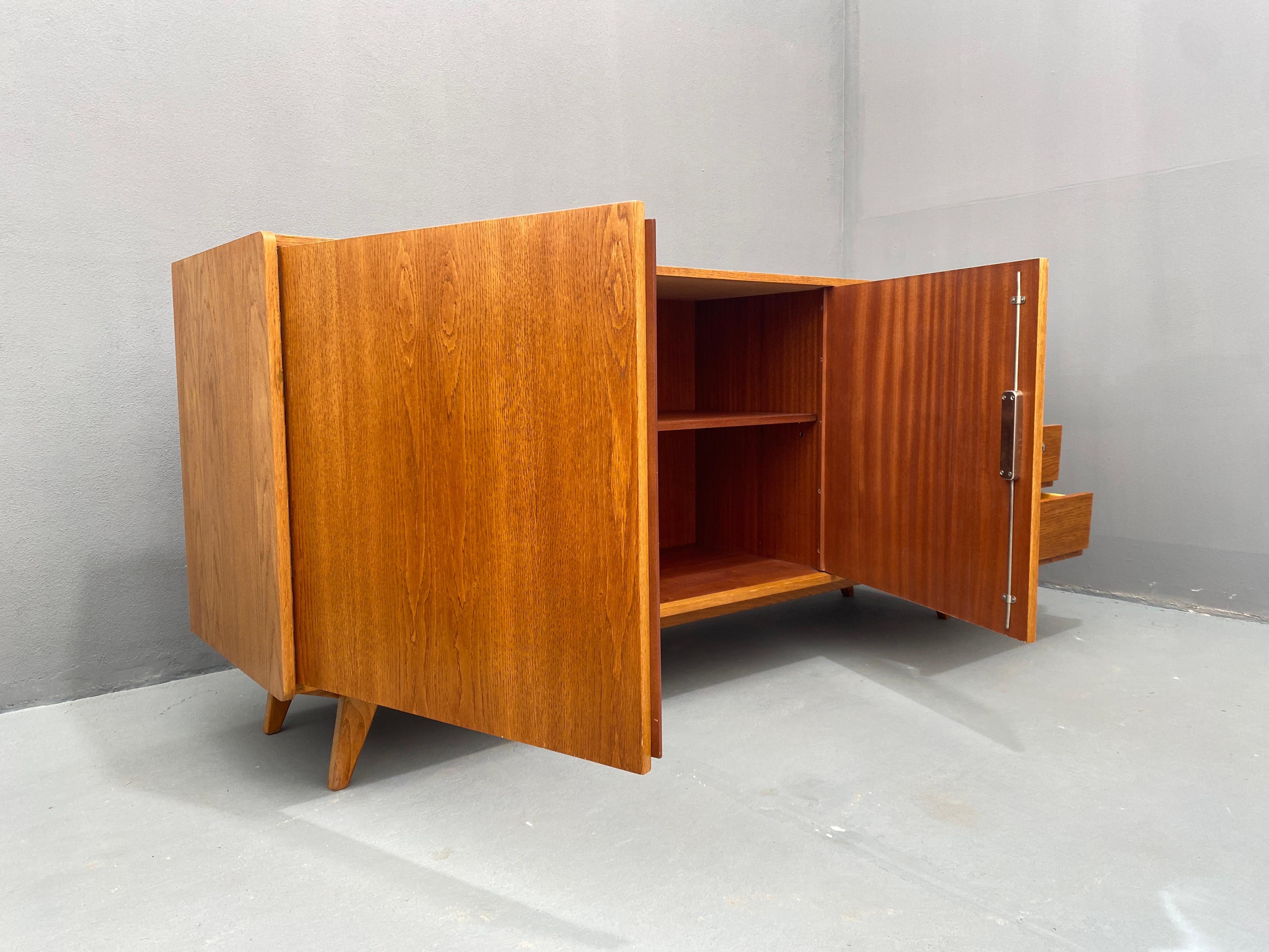 Mid Century U-460 sideboard by Jiří Jiroutek for Interiér Praha, Czechoslovakia For Sale 19