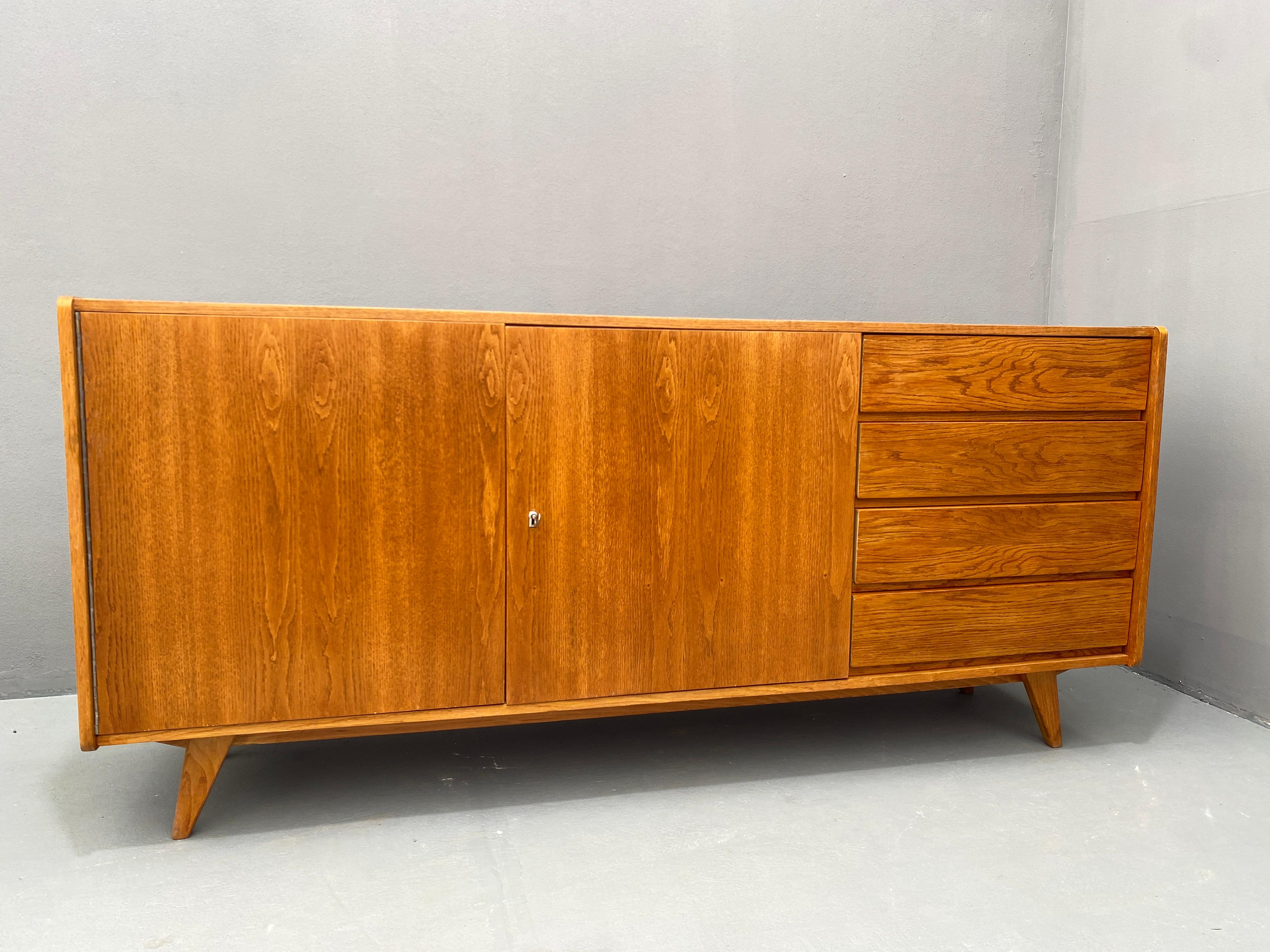 Mid Century U-460 sideboard by Jiří Jiroutek for Interiér Praha, Czechoslovakia For Sale 3