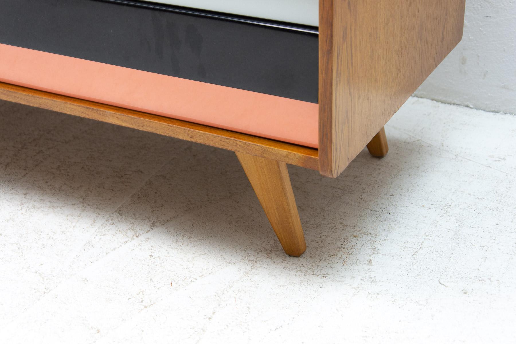 Aparador Mid Century U-460 de Jiří Jiroutek para Interiér Praha en venta 4