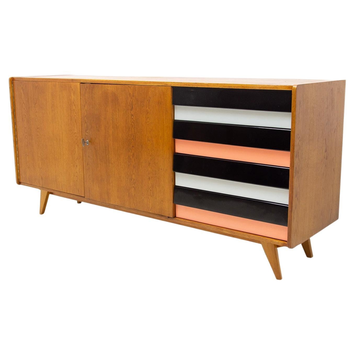 Aparador Mid Century U-460 de Jiří Jiroutek para Interiér Praha