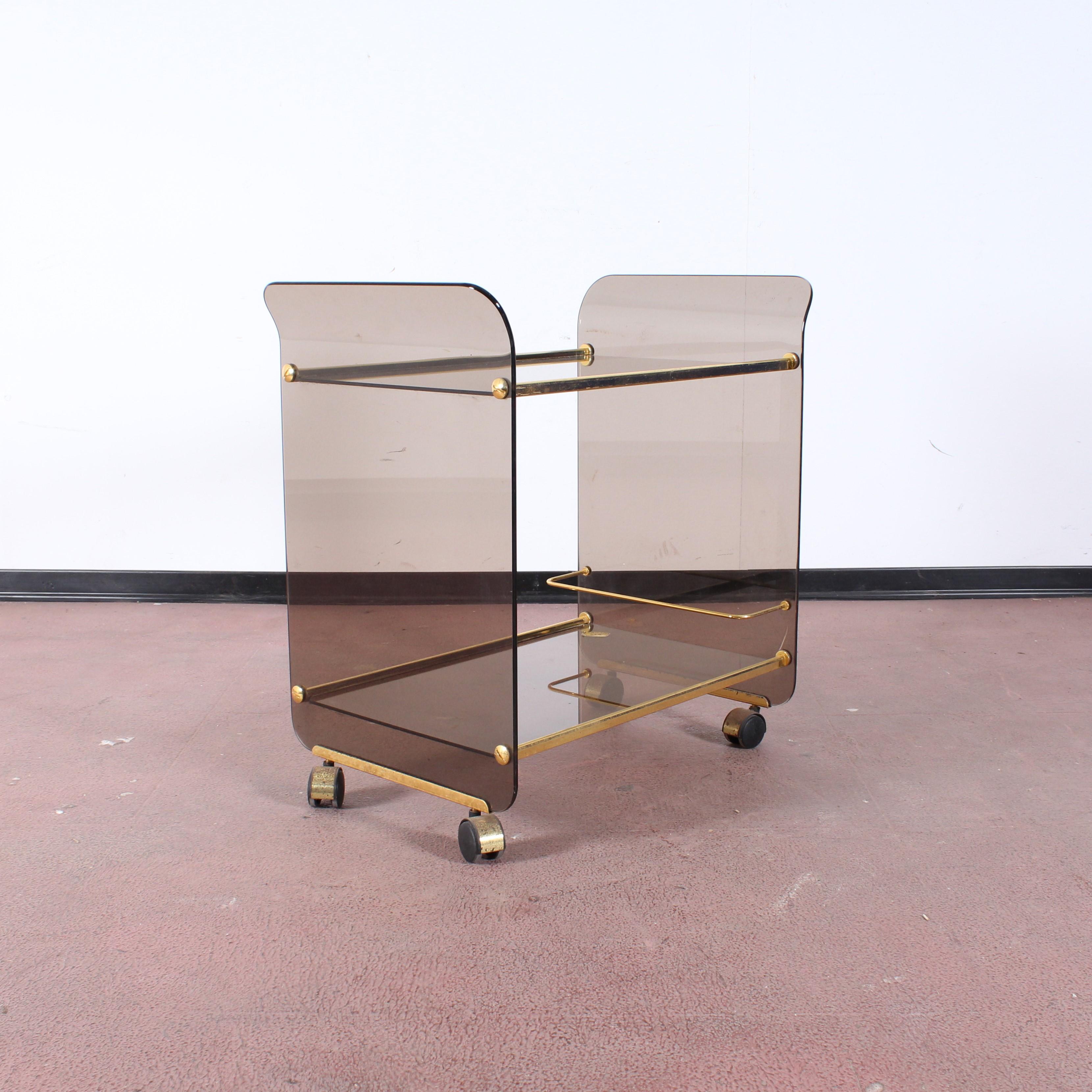 Midcentury U. Mascagni Curved Glass and Golden Brass Serving Bar Cart, Italy In Good Condition In Palermo, IT