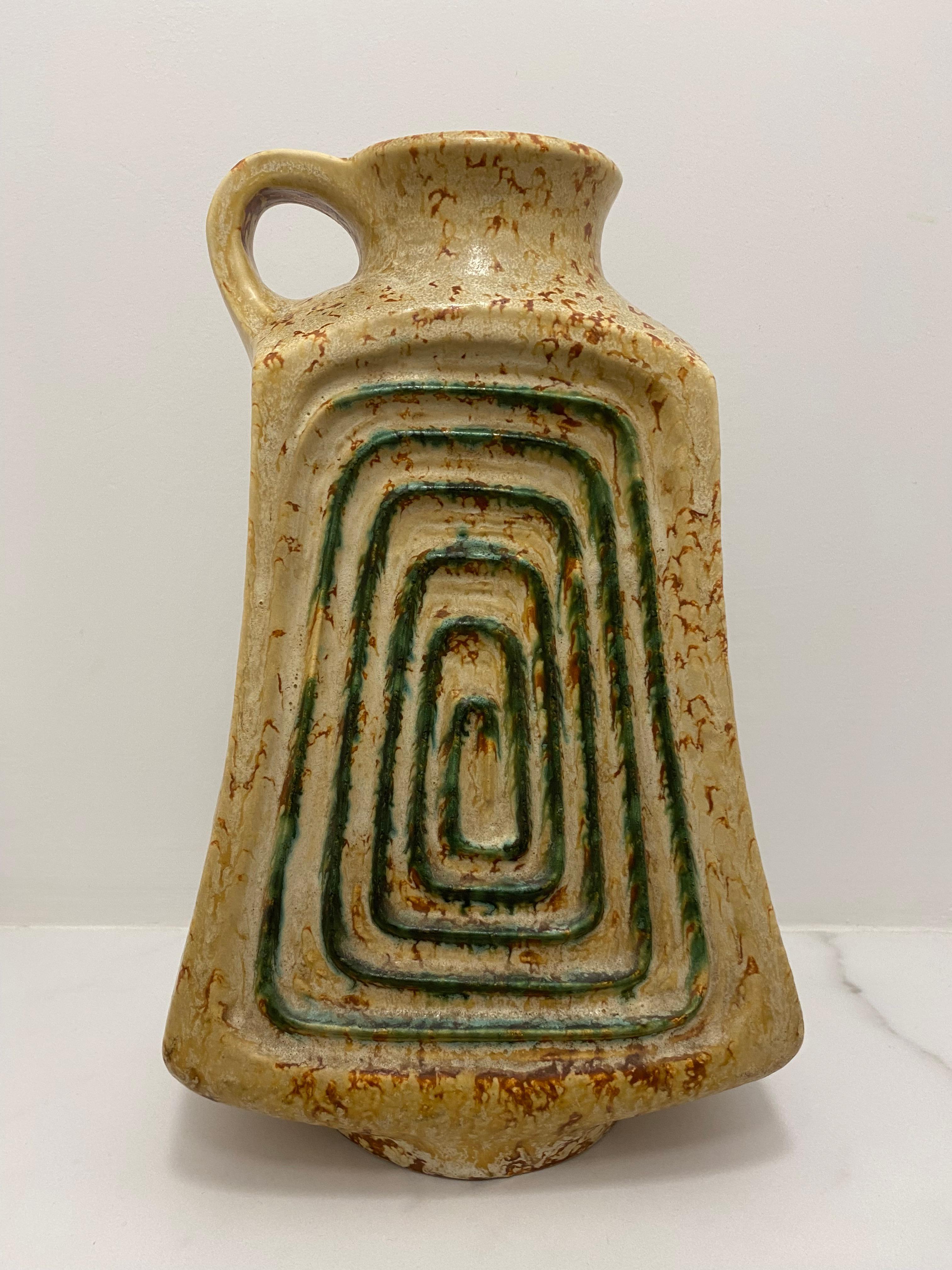 Intagliato Vaso Ubelacker di metà secolo in lava grassa in vendita