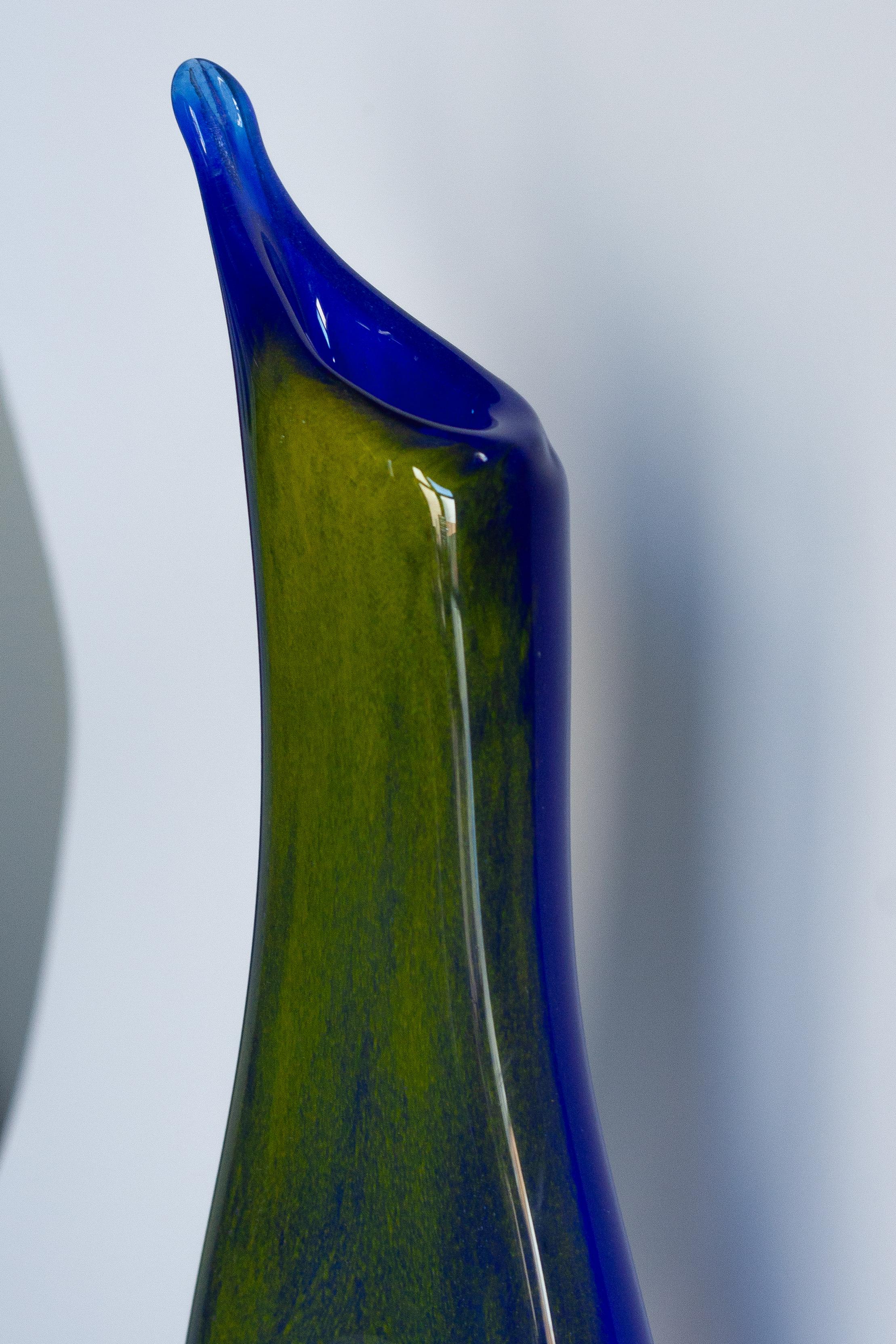 20ième siècle Vase artistique bleu et jaune aigue-marine du milieu du siècle, Europe, années 1960 en vente