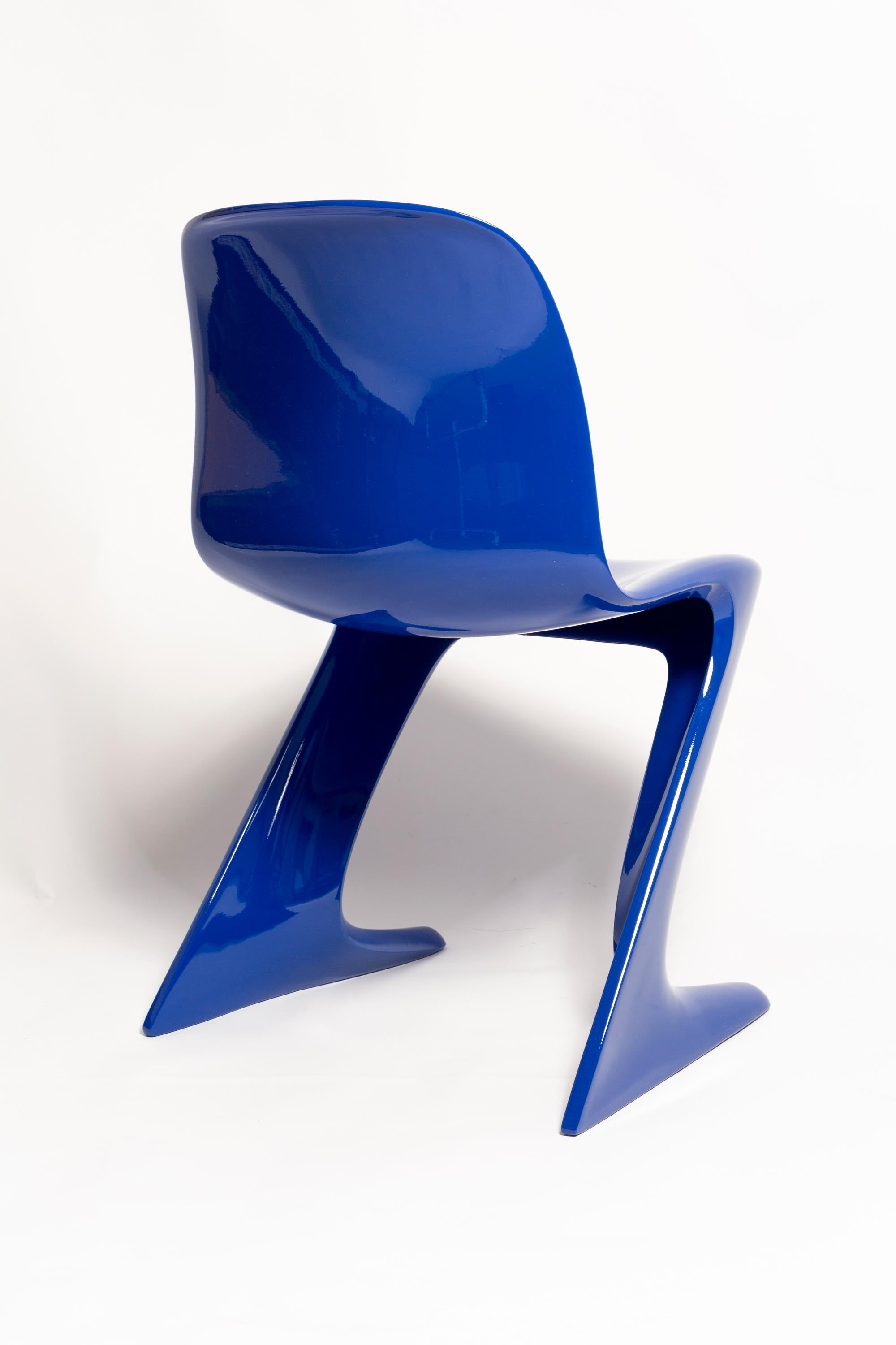 Ultramarinblauer Känguru-Stuhl aus der Mitte des Jahrhunderts, Ernst Moeckl, Deutschland, 1968 (20. Jahrhundert) im Angebot