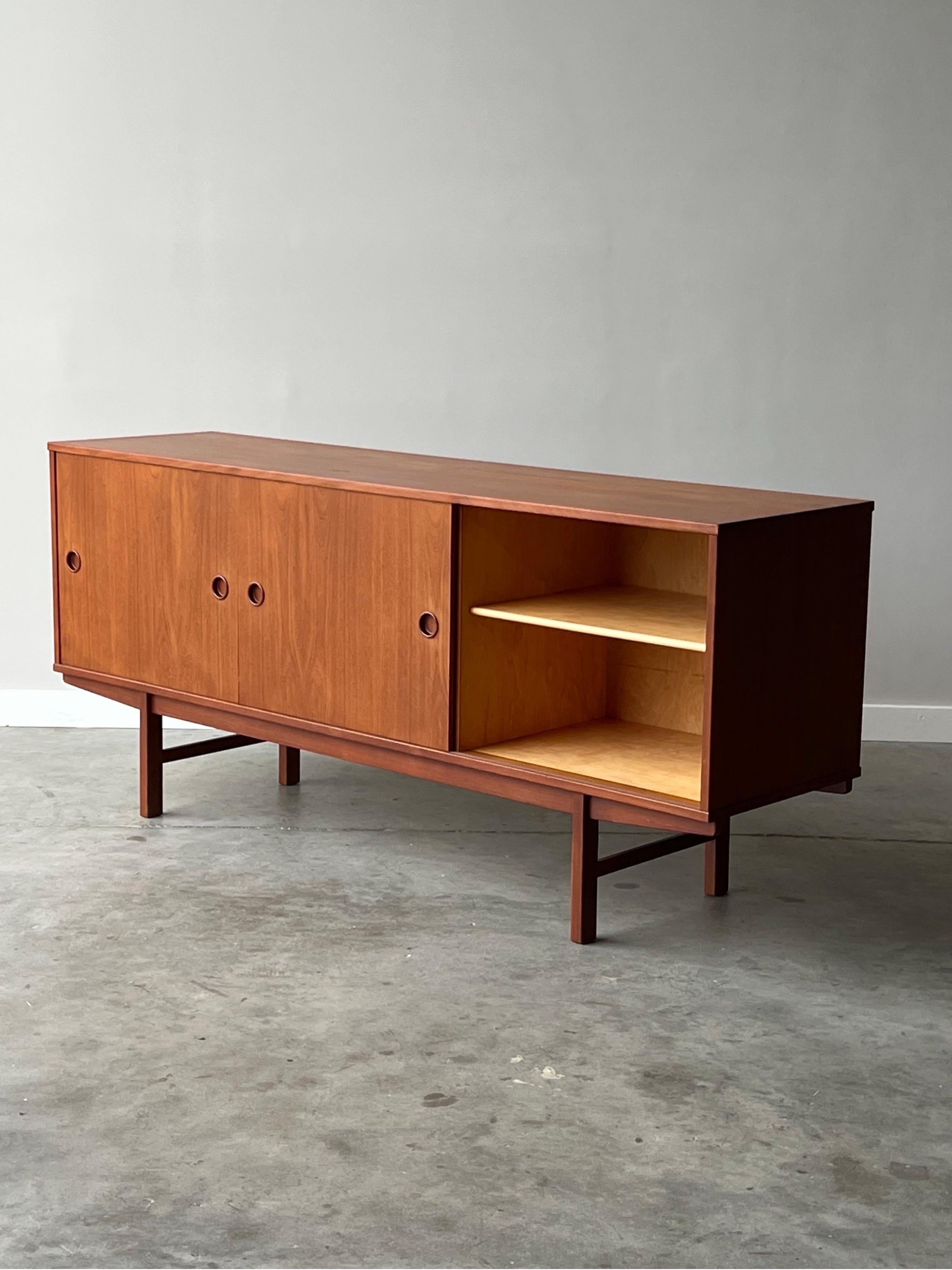 Mid-Century Modern Mid-Century 