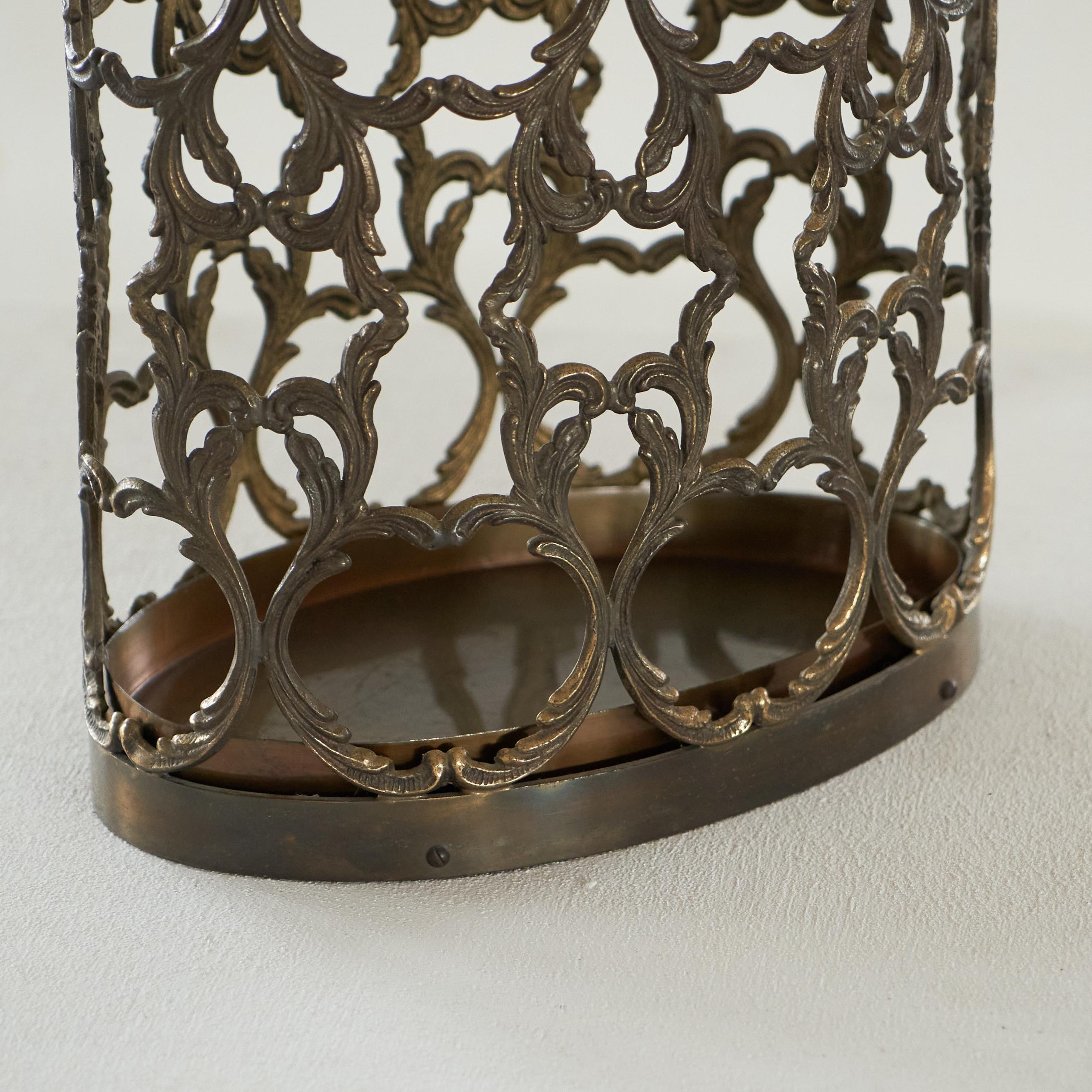 Mid Century Umbrella Stand in Patinated Brass 1960s In Good Condition For Sale In Tilburg, NL