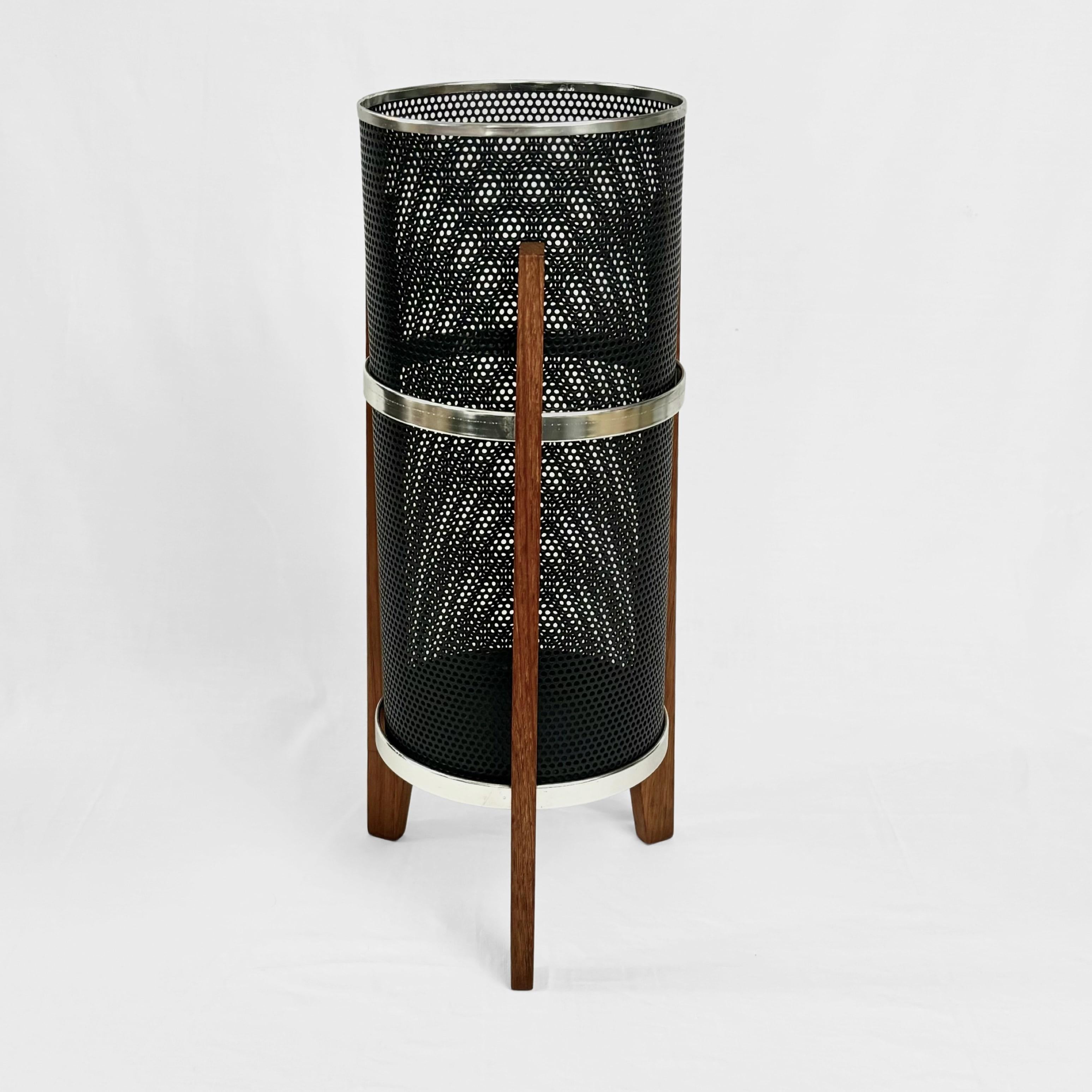 Allemand Porte-parapluie / corbeille à papier du milieu du siècle, fonte et teck, Allemagne, années 1960 en vente