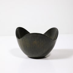 Ciotola ondulata in ceramica smaltata verde di metà secolo di Gunnar Nylund per Rörstrand