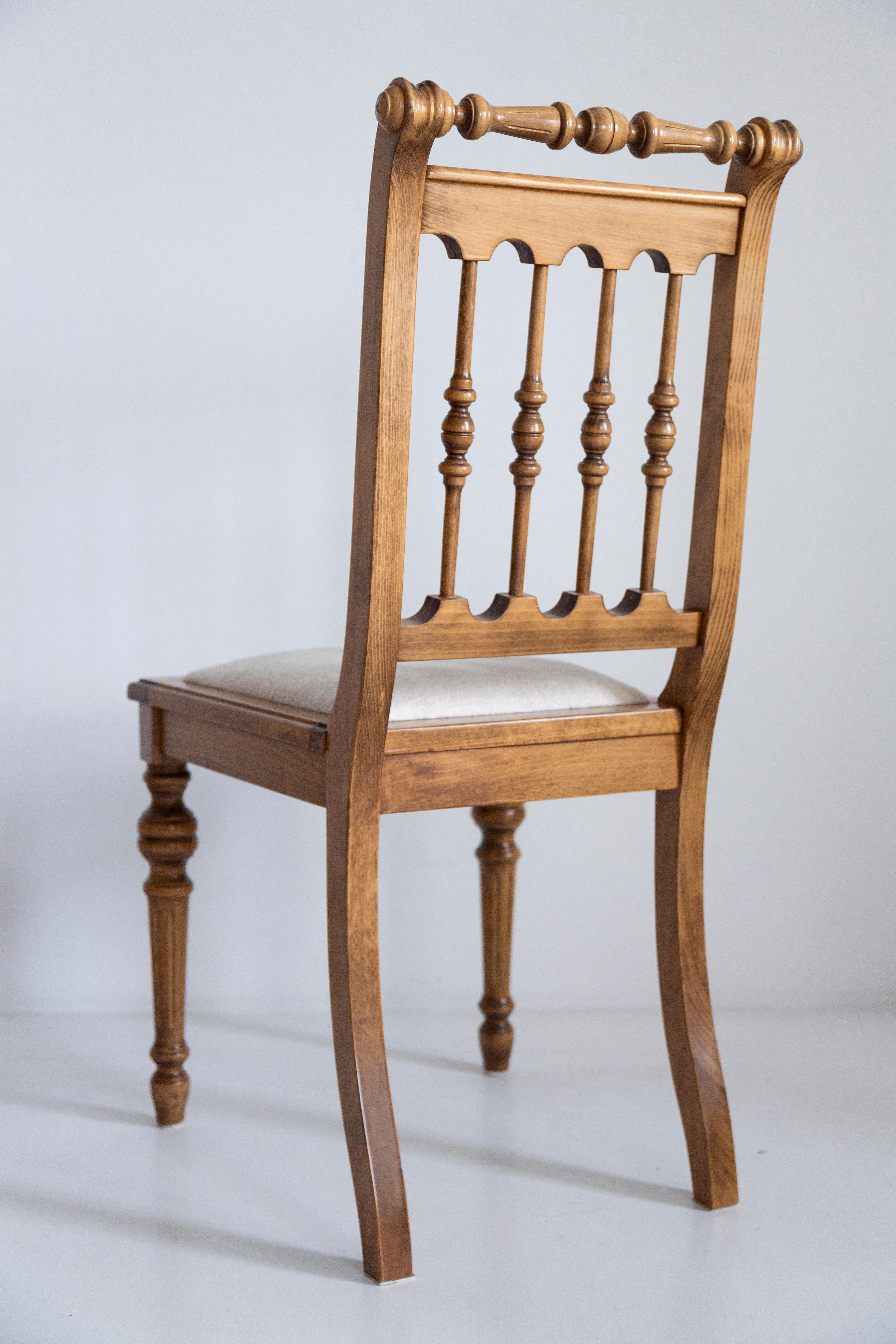 Mid Century Unique Chair, White Chenille, Oak Wood, Europe, 1960s For Sale 4