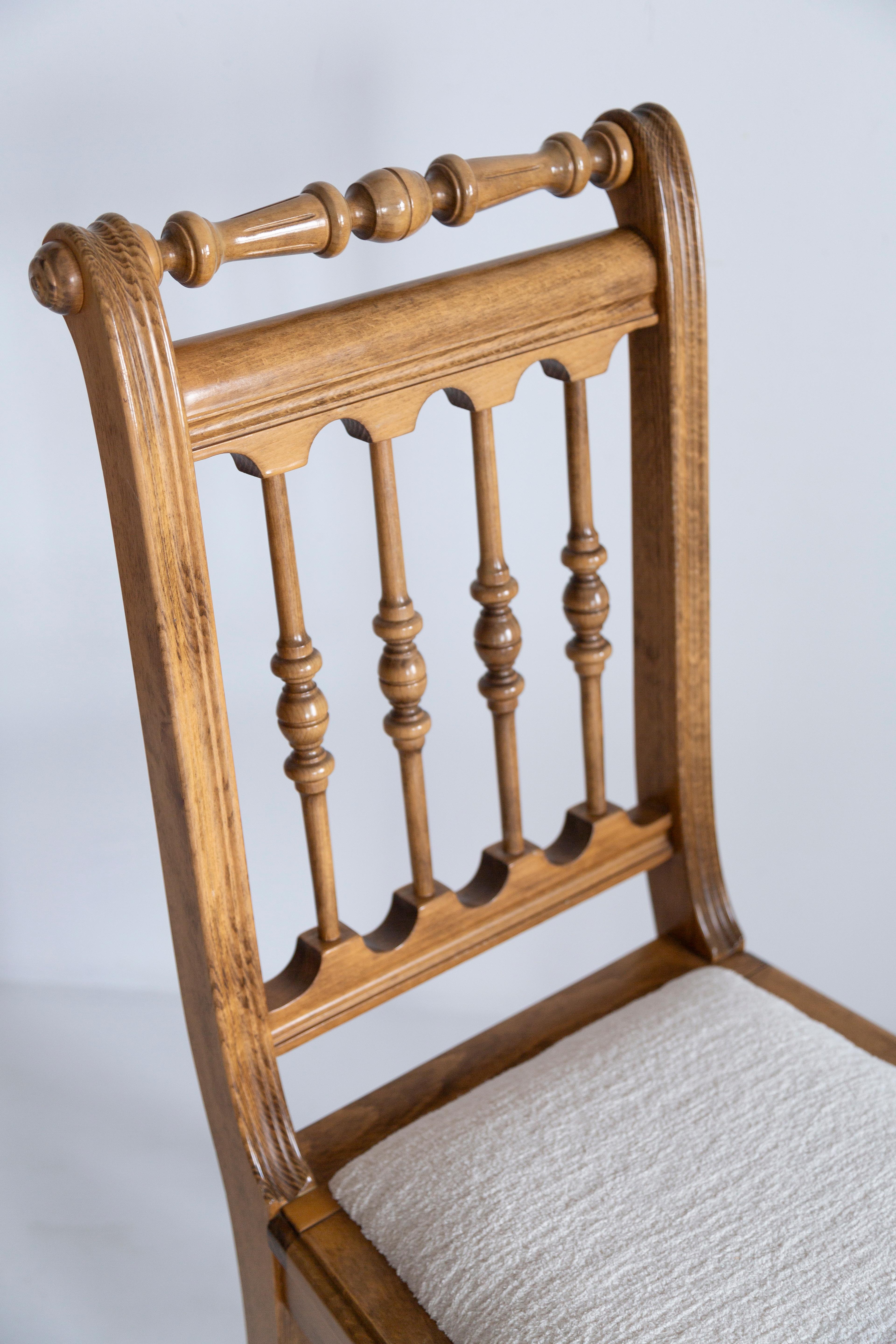 Polish Mid Century Unique Chair, White Chenille, Oak Wood, Europe, 1960s For Sale