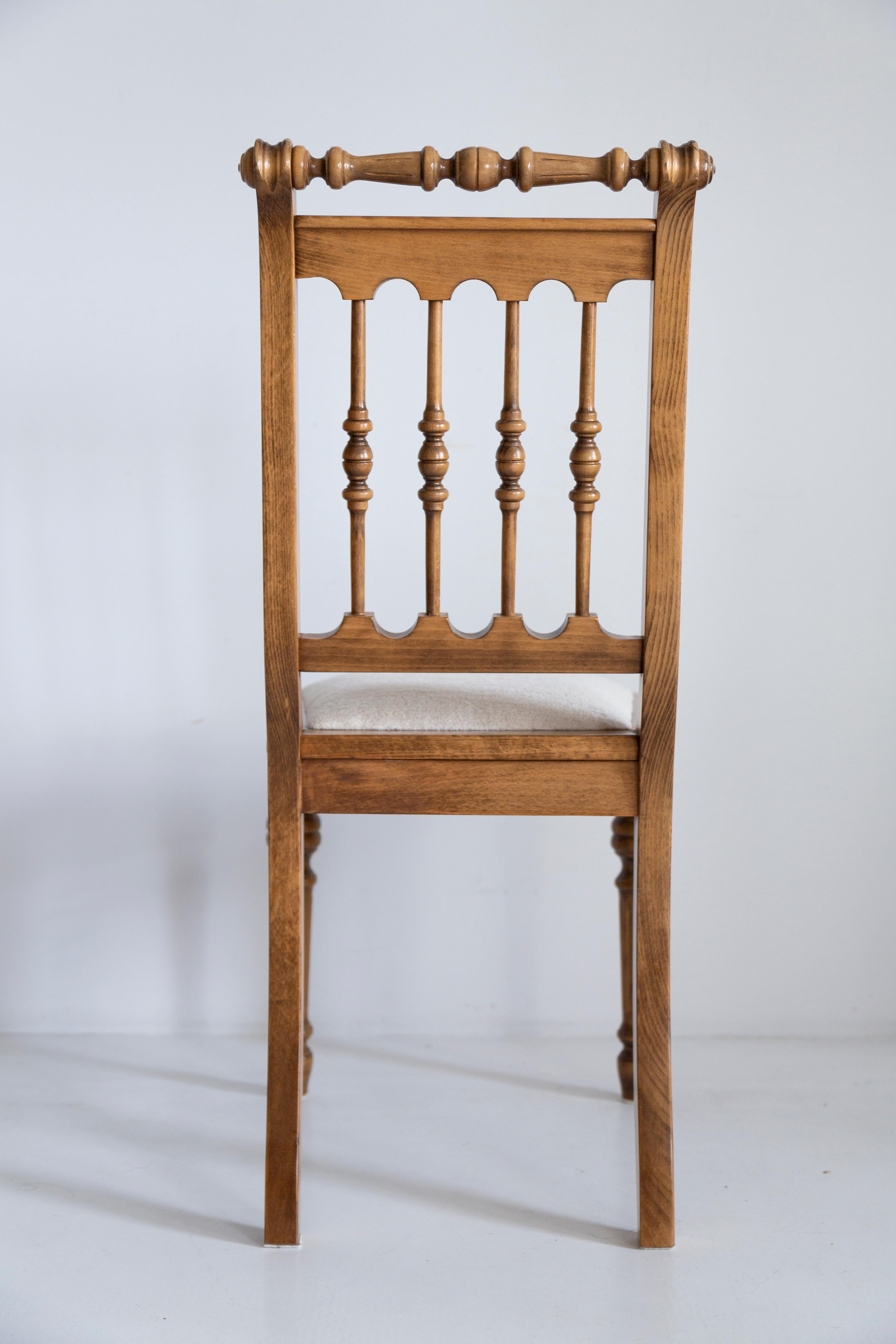 Mid Century Unique Chair, White Chenille, Oak Wood, Europe, 1960s For Sale 3