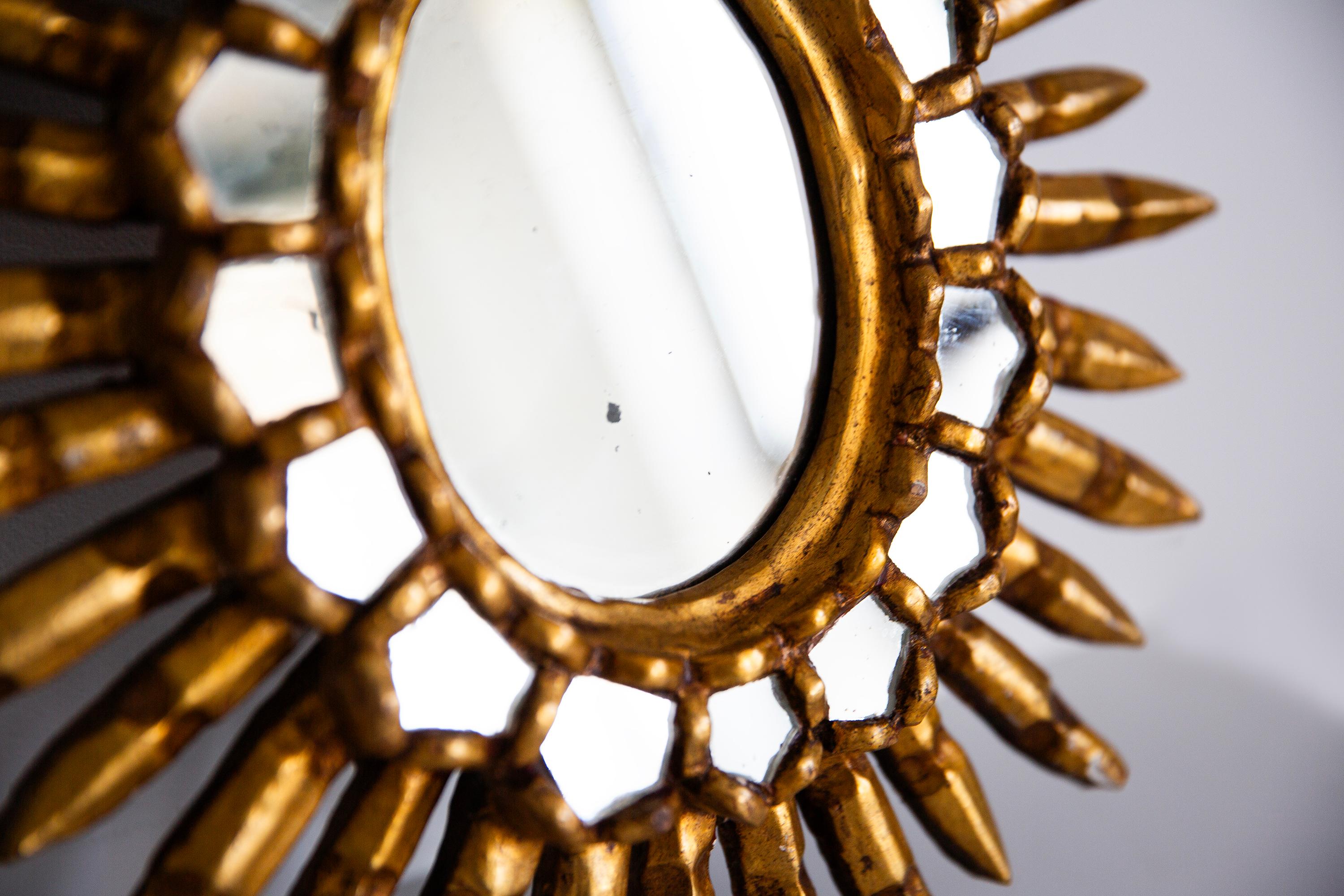 Mid Century Unique Modern Gold Italian Sunburst Mirror, Giltwood, 1960s (Italienisch) im Angebot