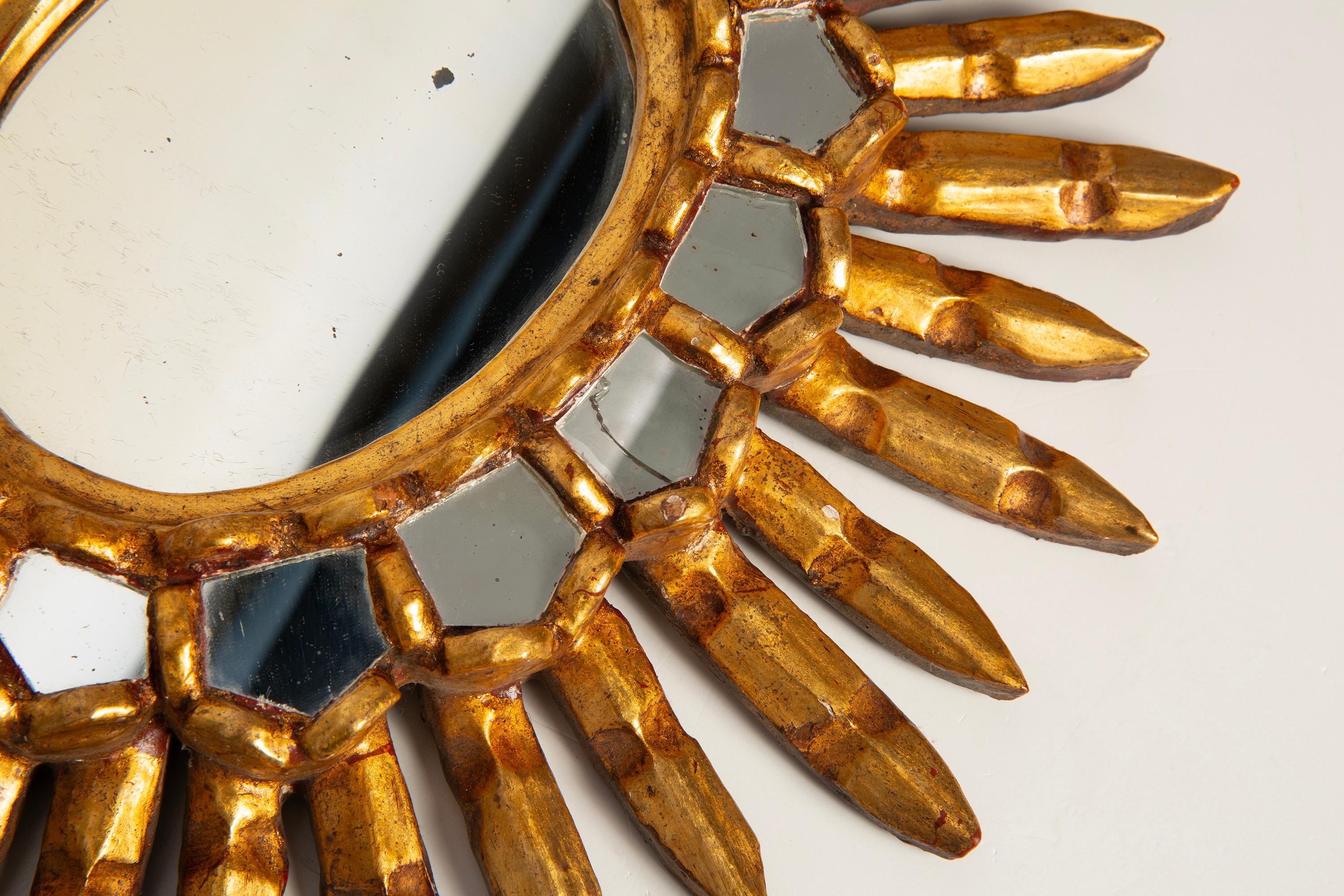 Mid Century Unique Modern Gold Italian Sunburst Mirror, Giltwood, 1960s (Spiegel) im Angebot