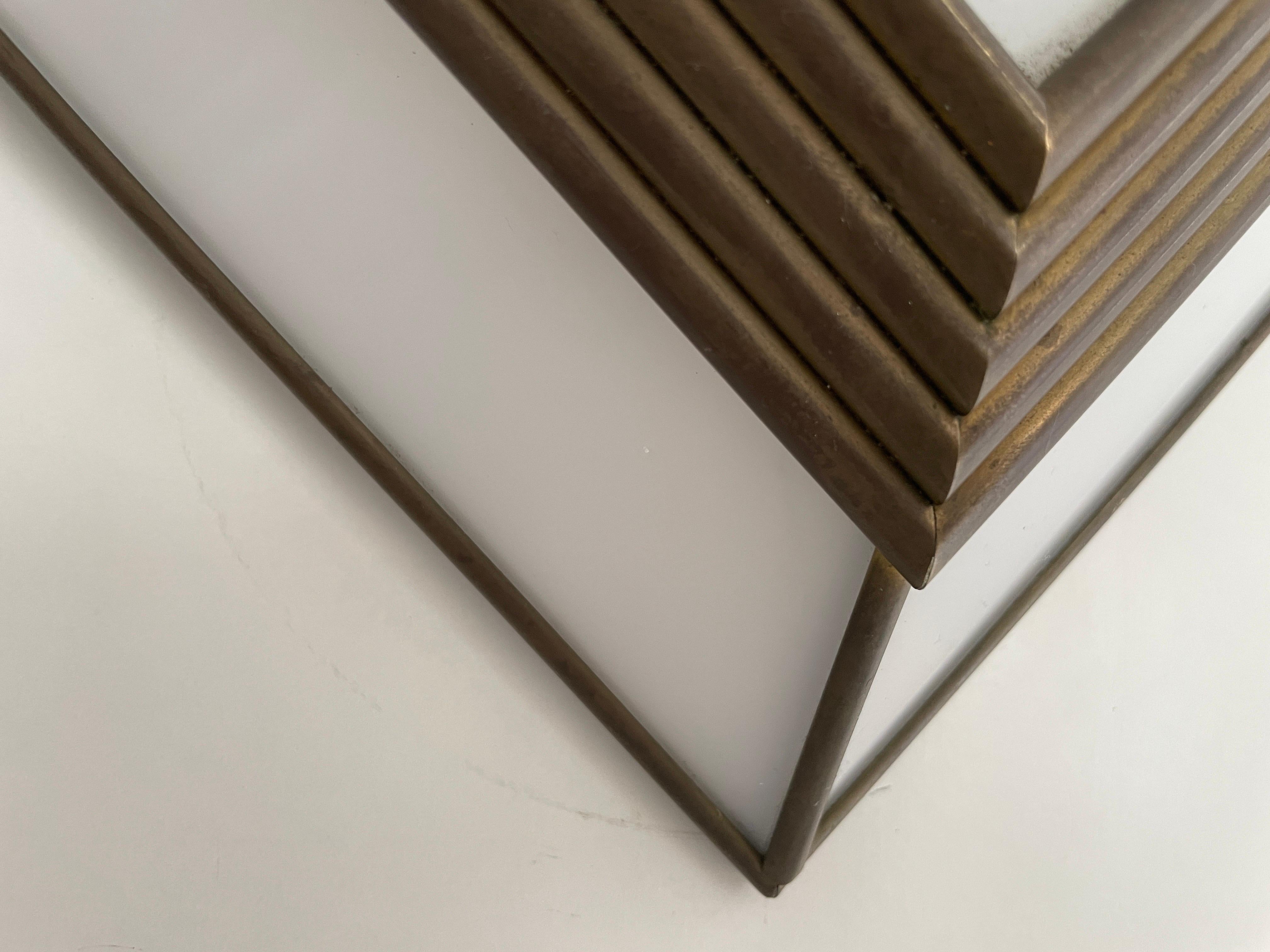 Aplique individual inusual de mediados de siglo con marco de latón y cristal, años 60, Alemania Latón en venta