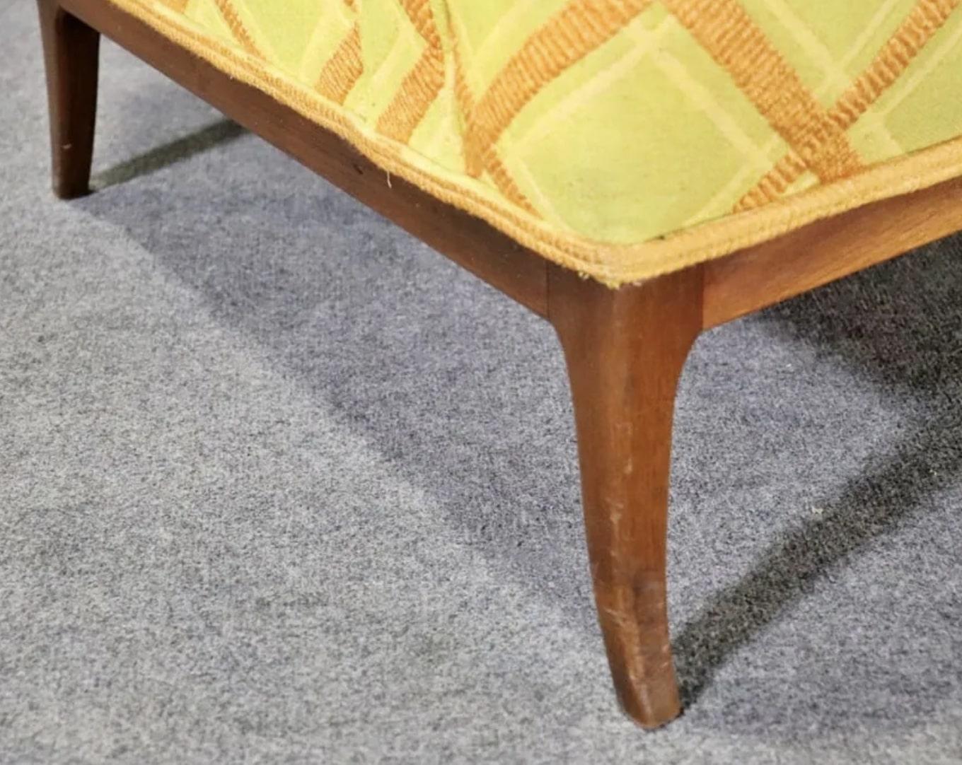 Sillones tapizados de mediados de siglo Tela en venta