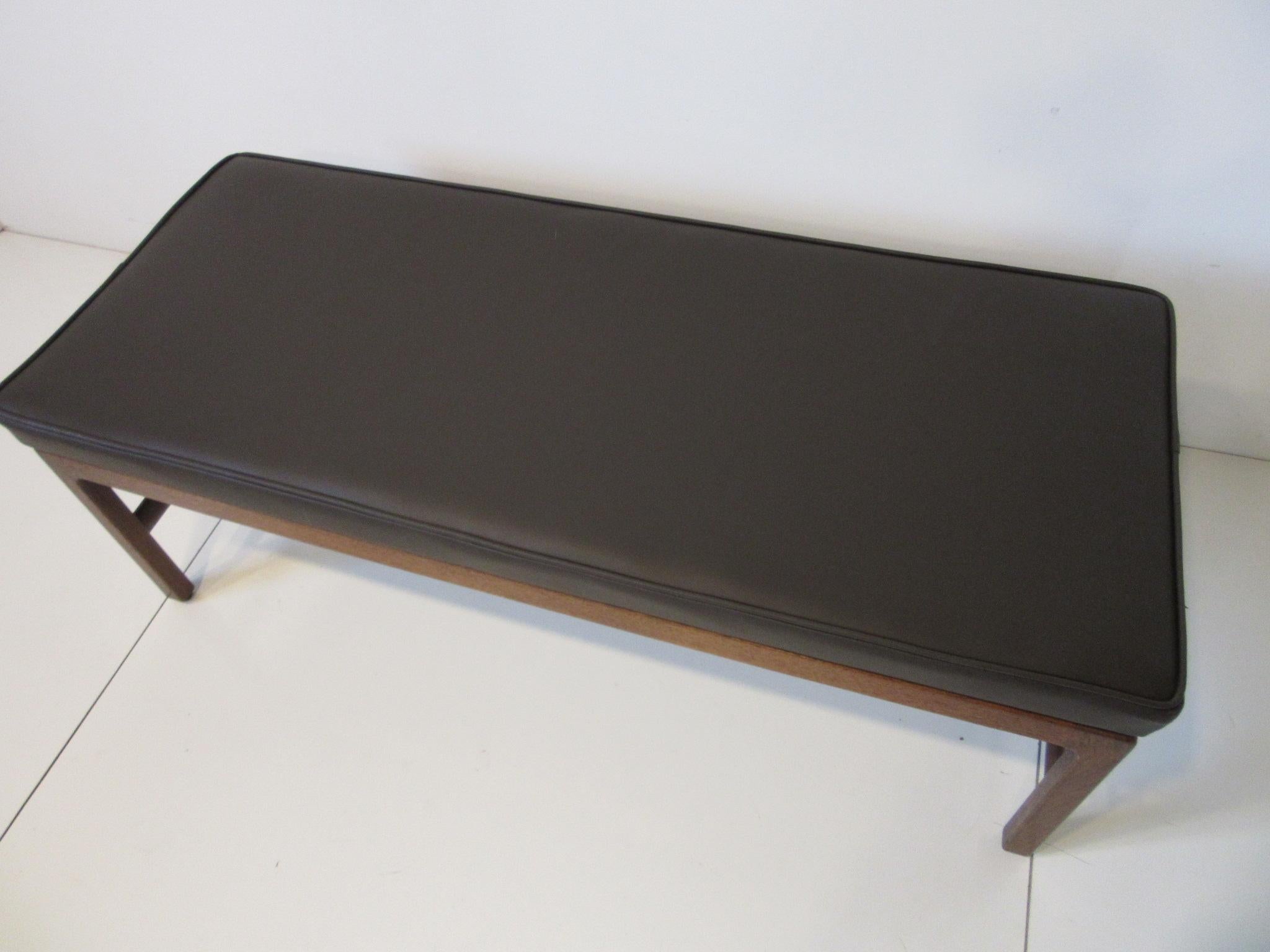 Upholstery Midcentury Upholstered Bench in the Manner of Jens Risom