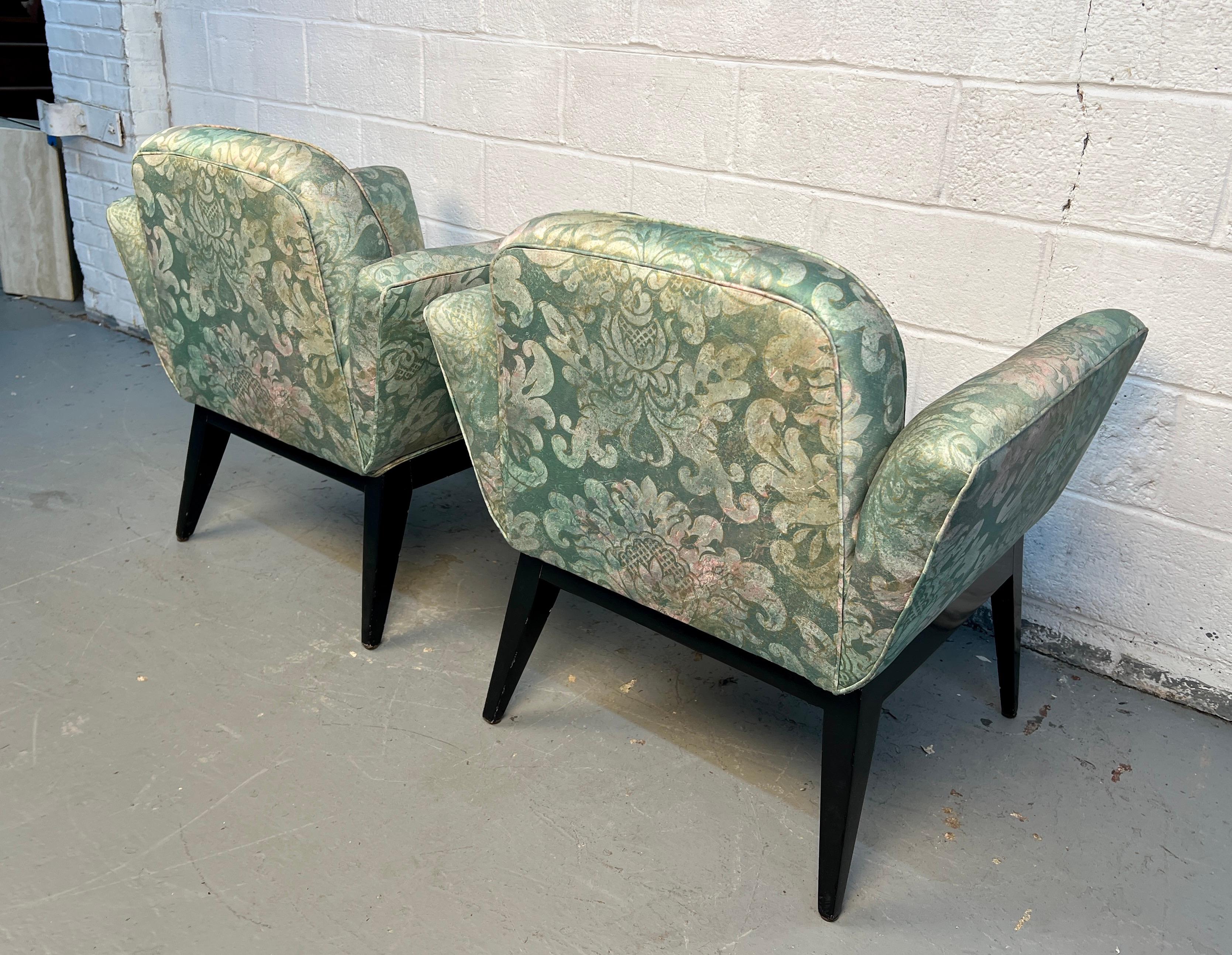 Tessuto Sedie da salotto imbottite floreali di metà secolo in vendita