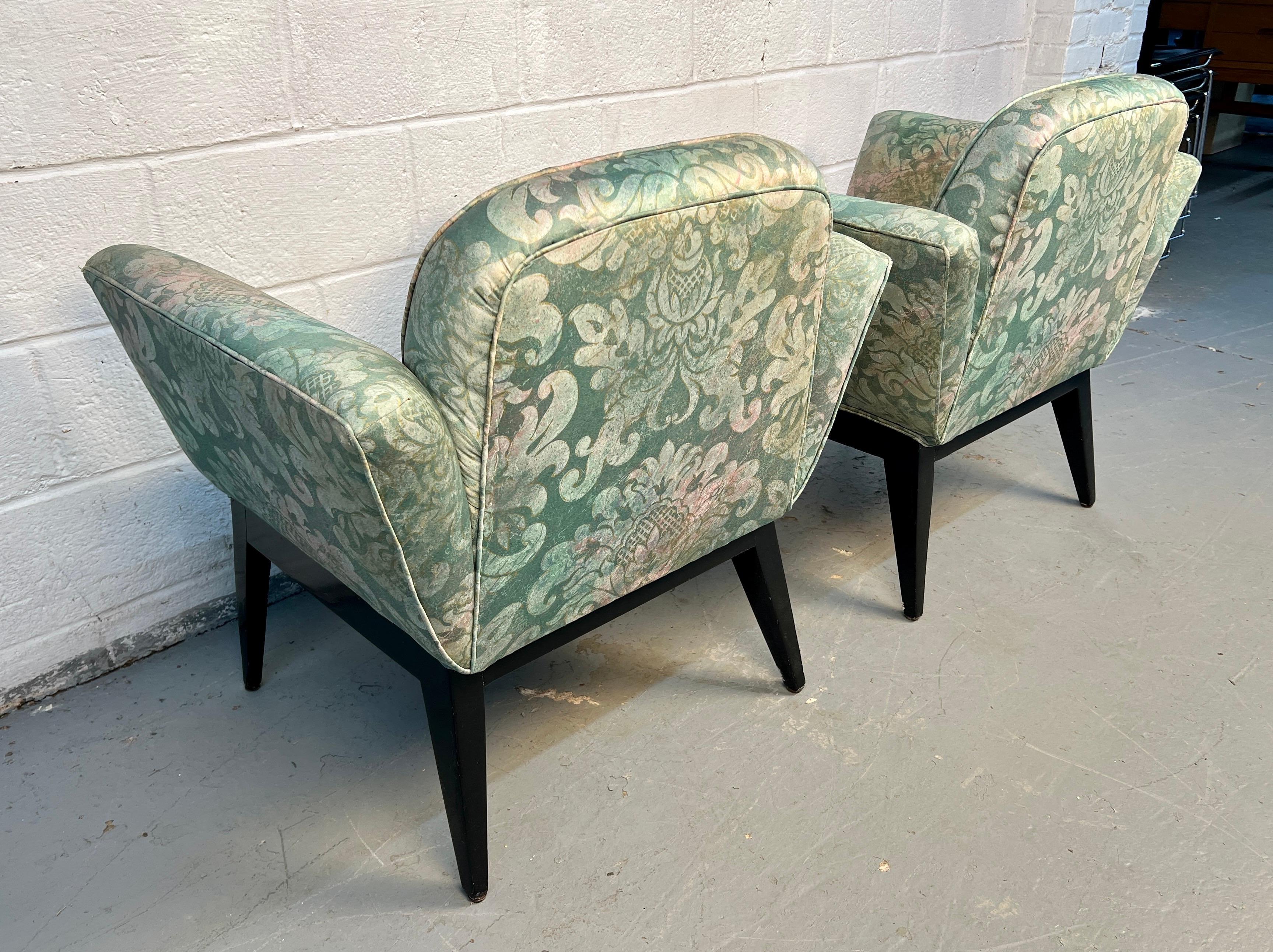 Sedie da salotto imbottite floreali di metà secolo in vendita 1