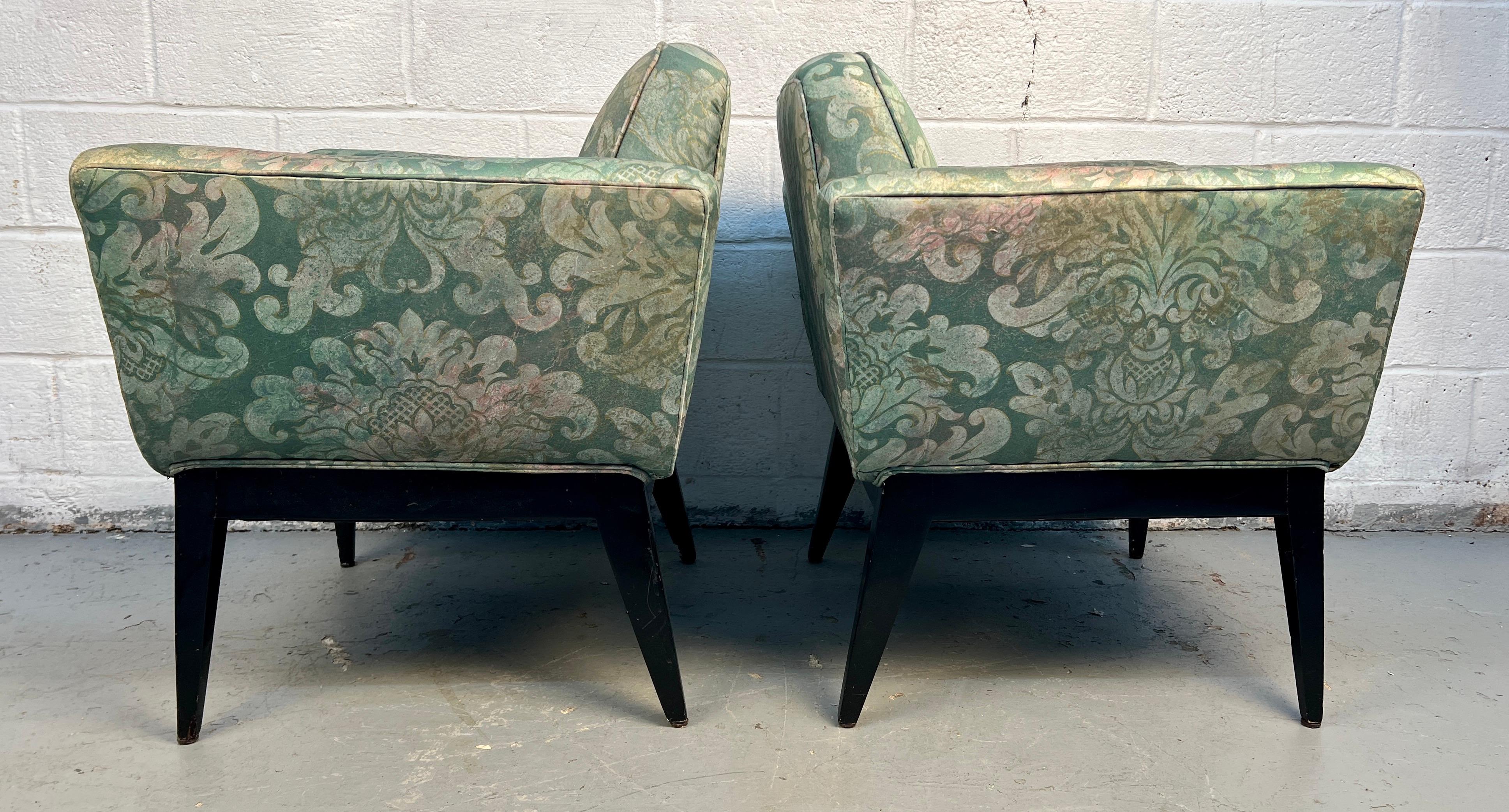 Sedie da salotto imbottite floreali di metà secolo in vendita 2