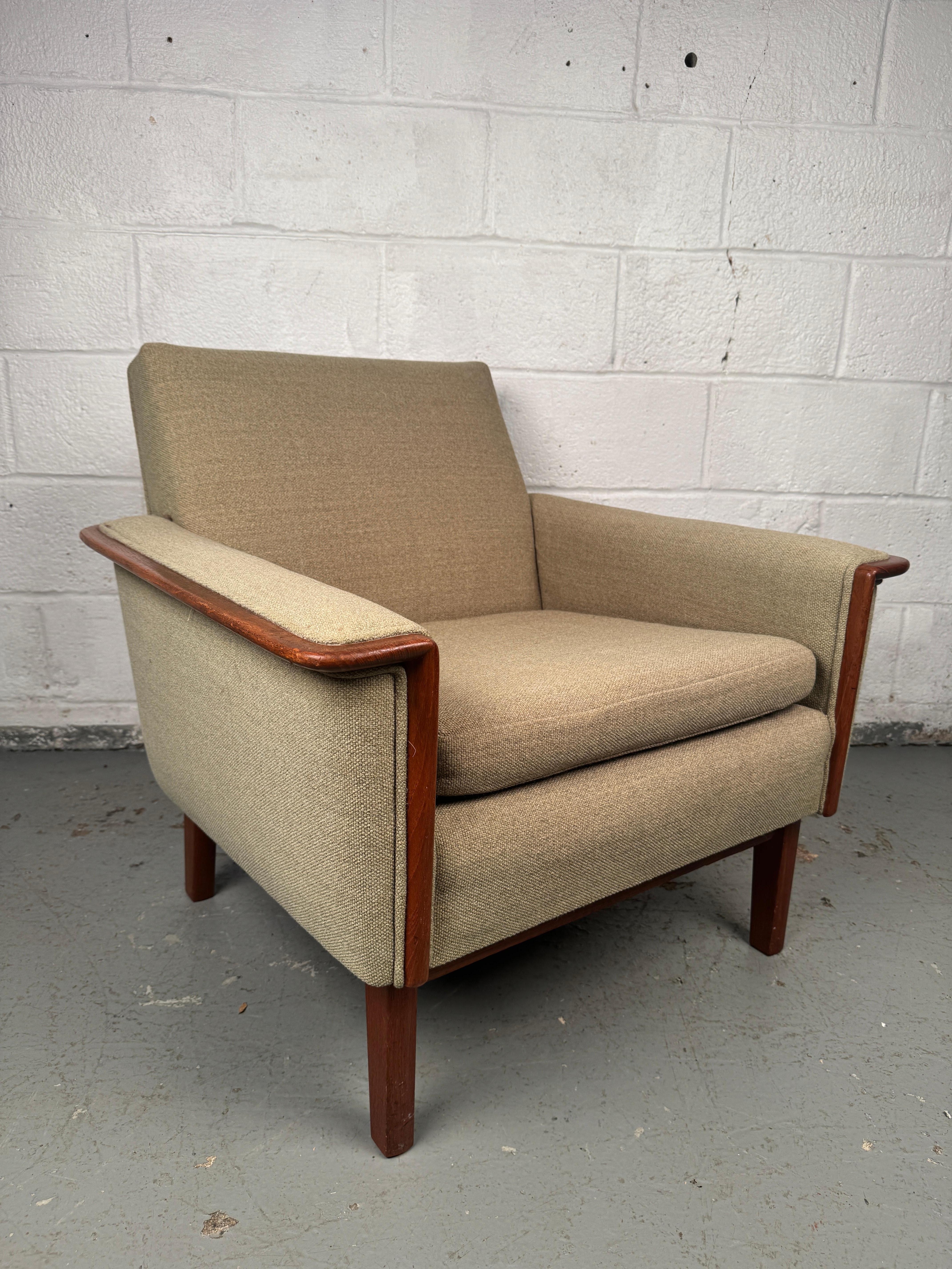 Mid-Century moderno Sedia da salotto imbottita del metà secolo in vendita