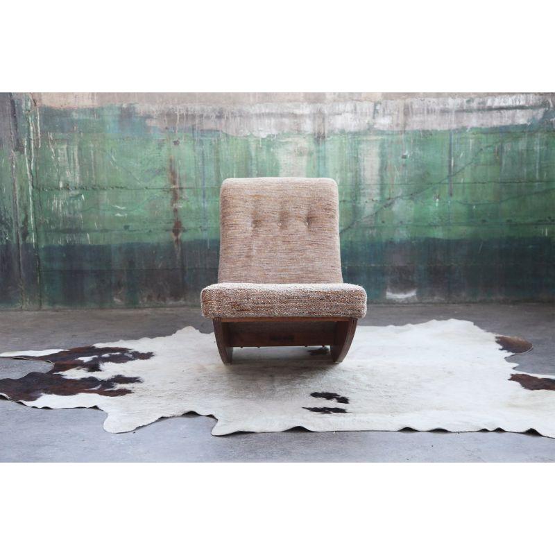 Mid-Century Modern Mid Century Upholstered Lounge Chair in the Style of Adrian Pearsall For Sale