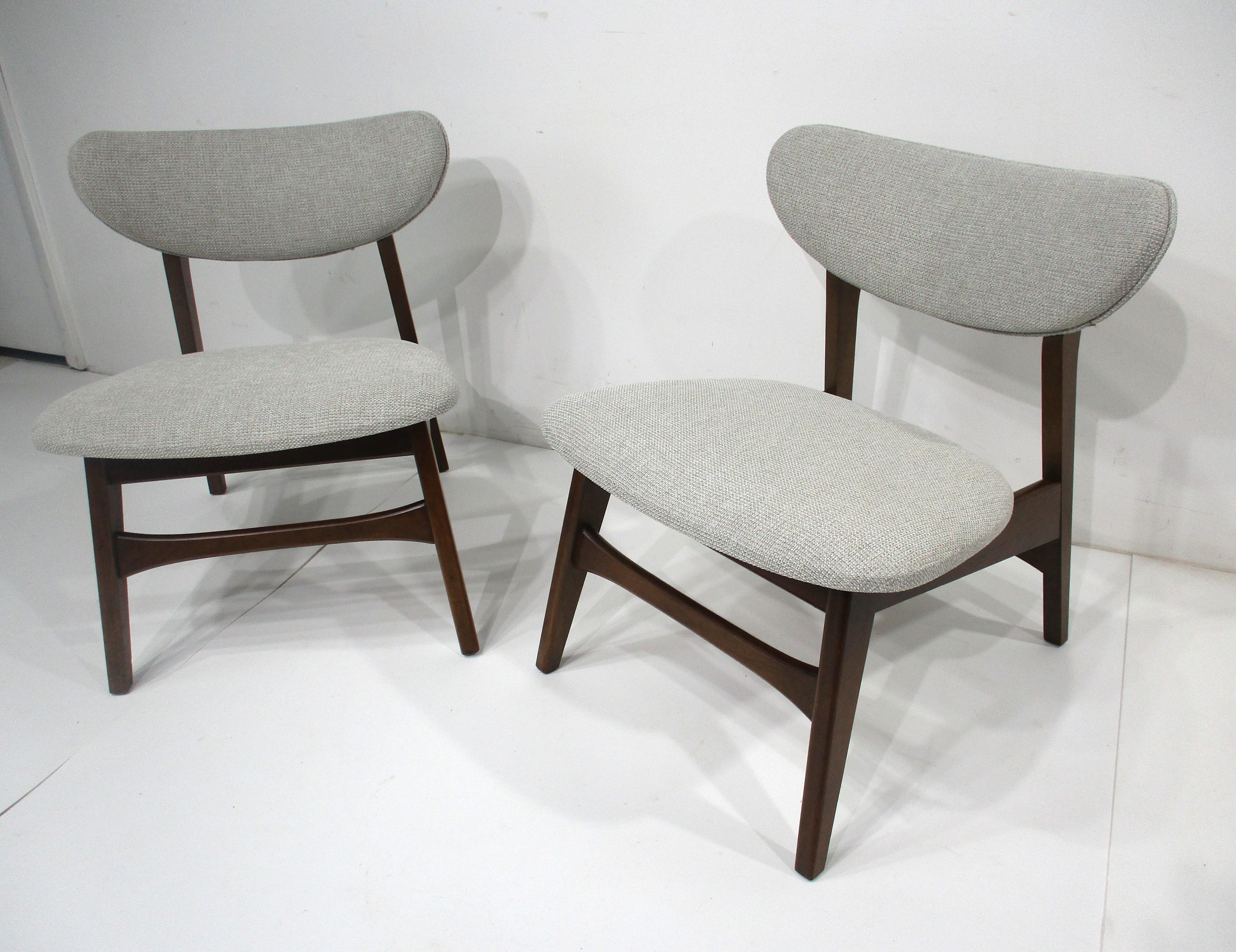 Mid Century Upholstered Lounge Chairs in the style of Peter Hvidt   For Sale 5
