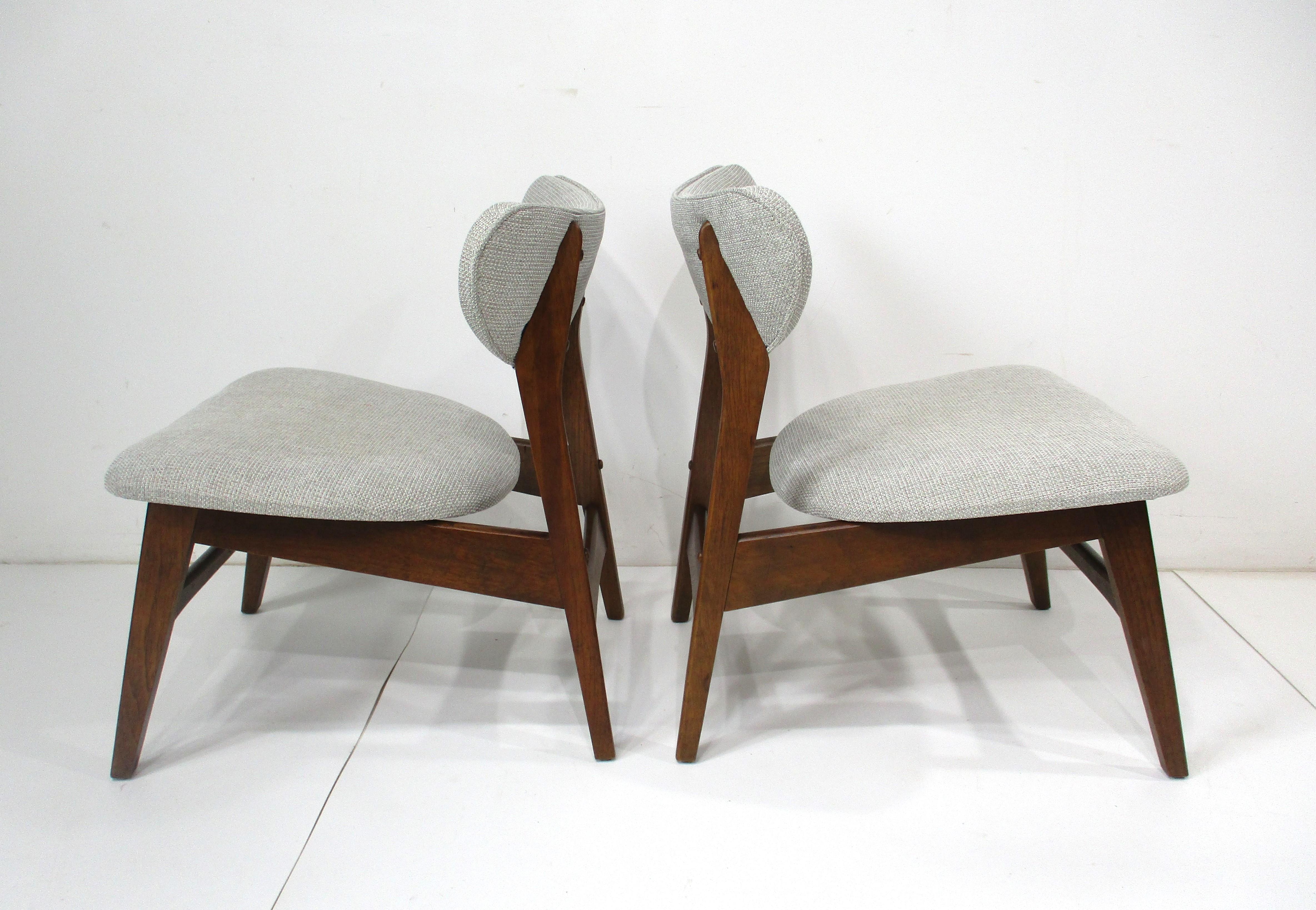 Mid Century Upholstered Lounge Chairs in the style of Peter Hvidt   For Sale 7