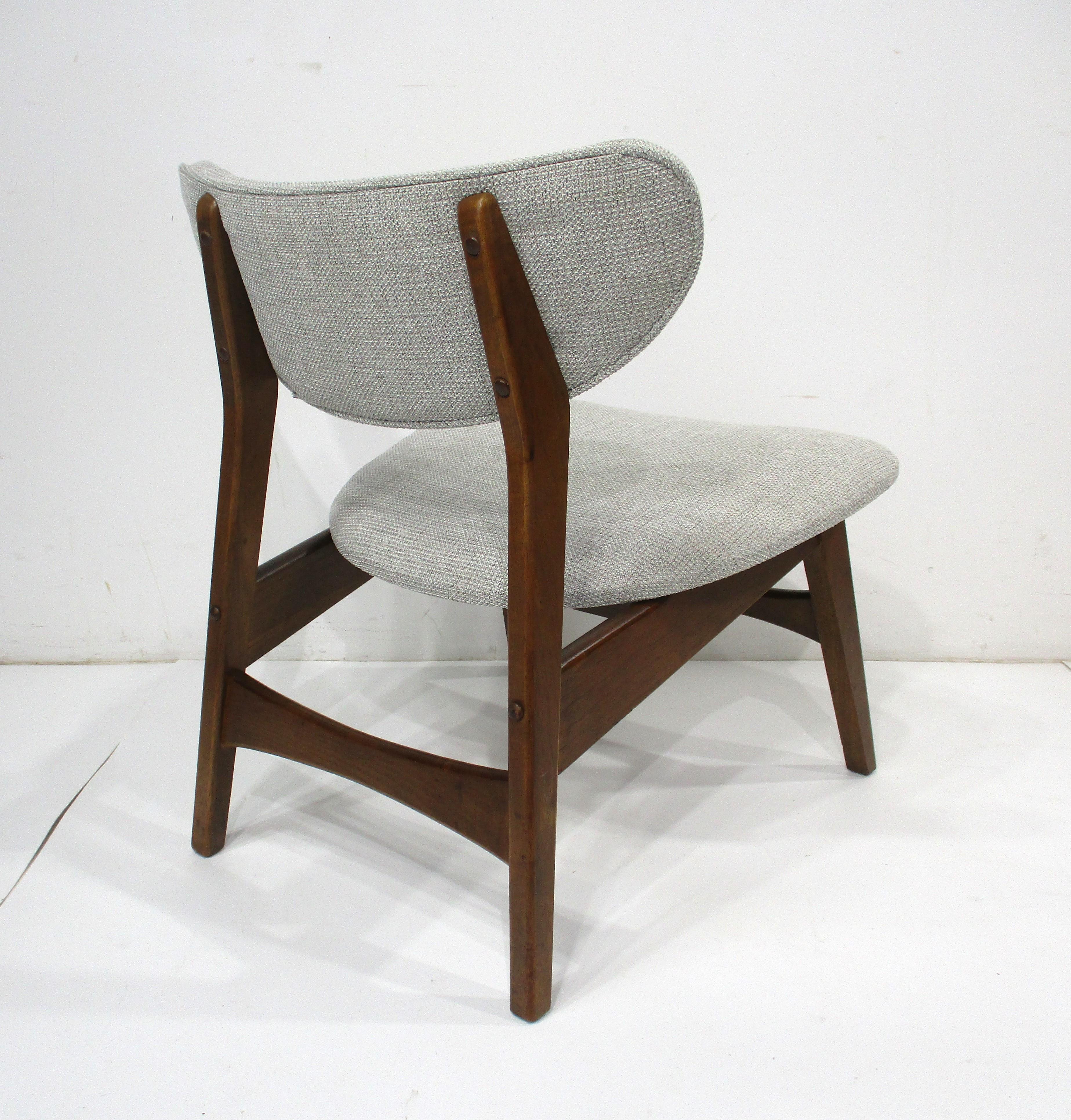 20ième siècle Chaises longues rembourrées du milieu du siècle, style Peter Hvidt en vente