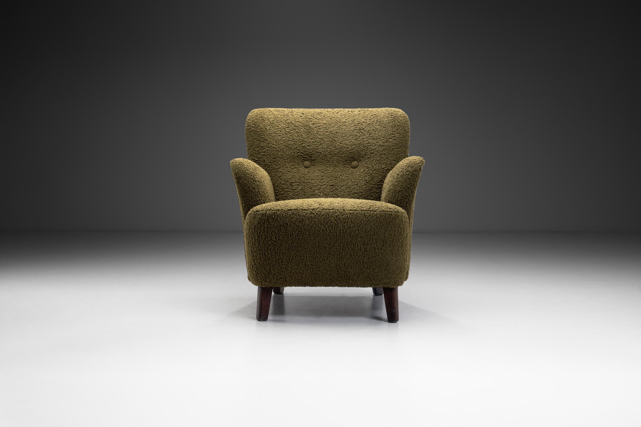 Mid-Century Modern Mid-Century Upholstered Olive Green Armchair, Europe Mid 20th Century For Sale