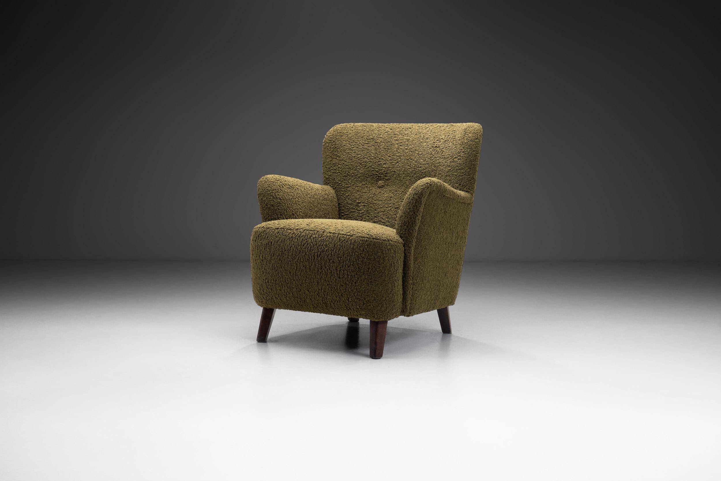 European Mid-Century Upholstered Olive Green Armchair, Europe Mid 20th Century For Sale