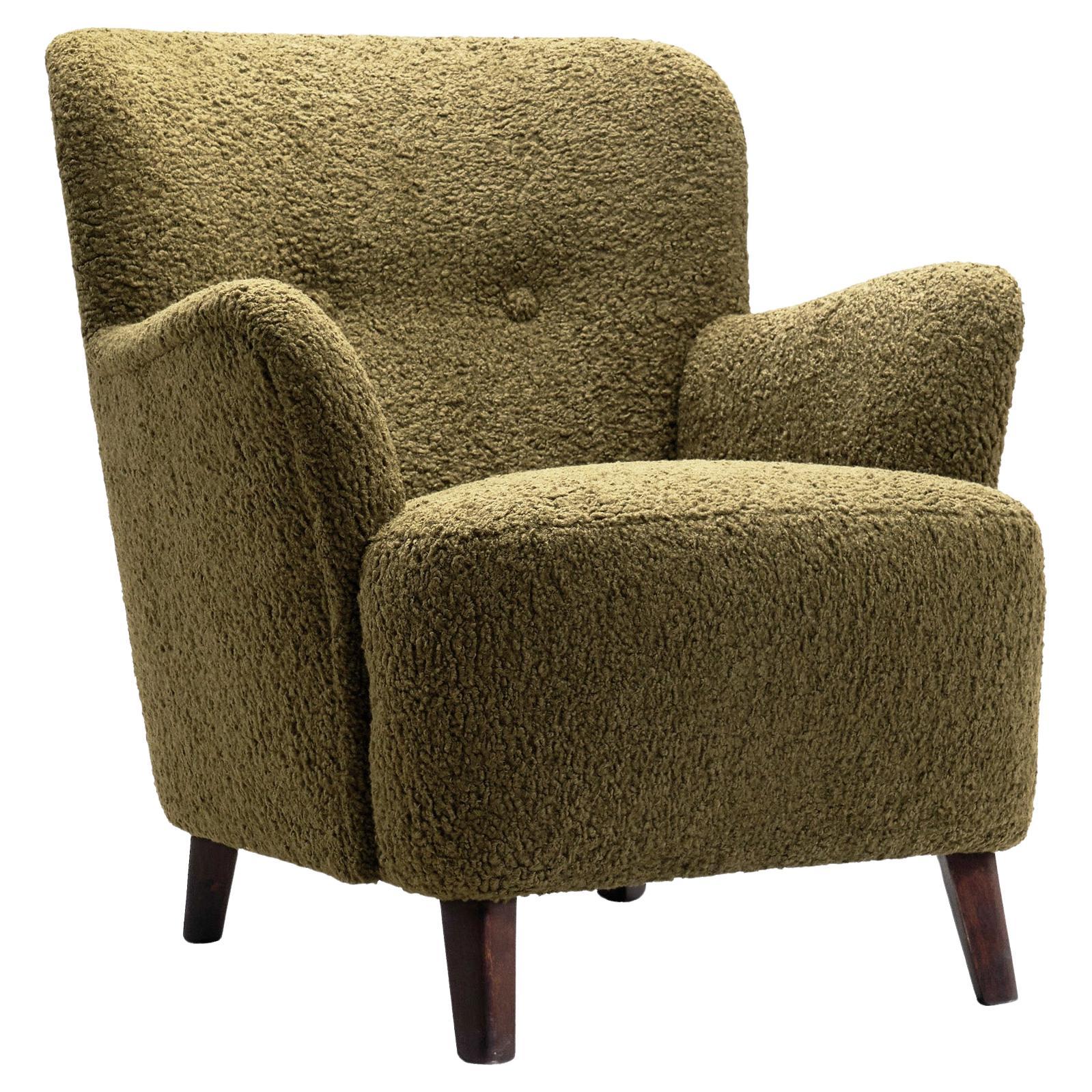 Mid-Century Upholstered Olive Green Armchair, Europe Mid 20th Century For Sale