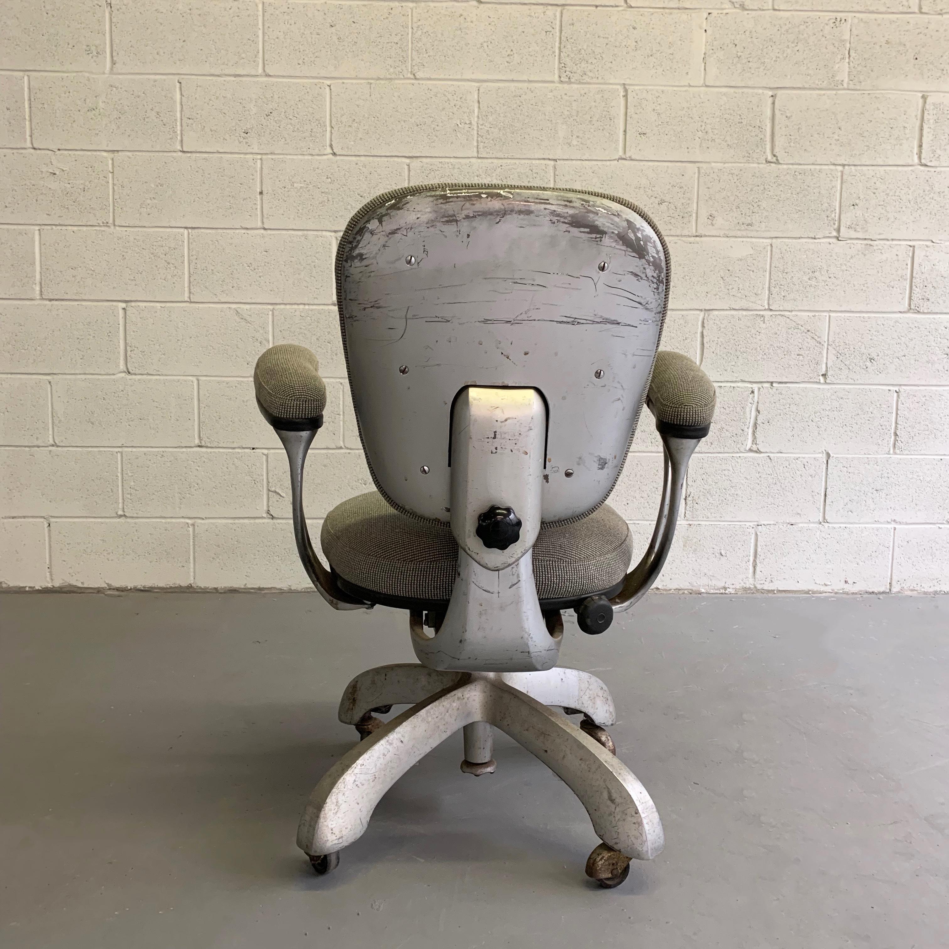 Midcentury Upholstered Steel Frame Rolling Office Armchair In Good Condition For Sale In Brooklyn, NY