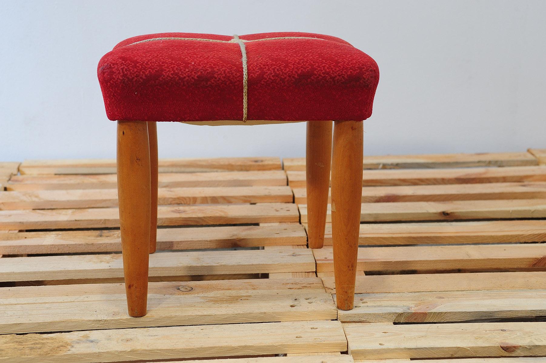 This stool was made by ULUV company in the former Czechoslovakia in the 1960´s.

It´s made of beech wood and upholstery.

In very good condition, shows slight signs of age and using.

 

Height: 40 cm

Width: 40 cm

Depth: 40 cm