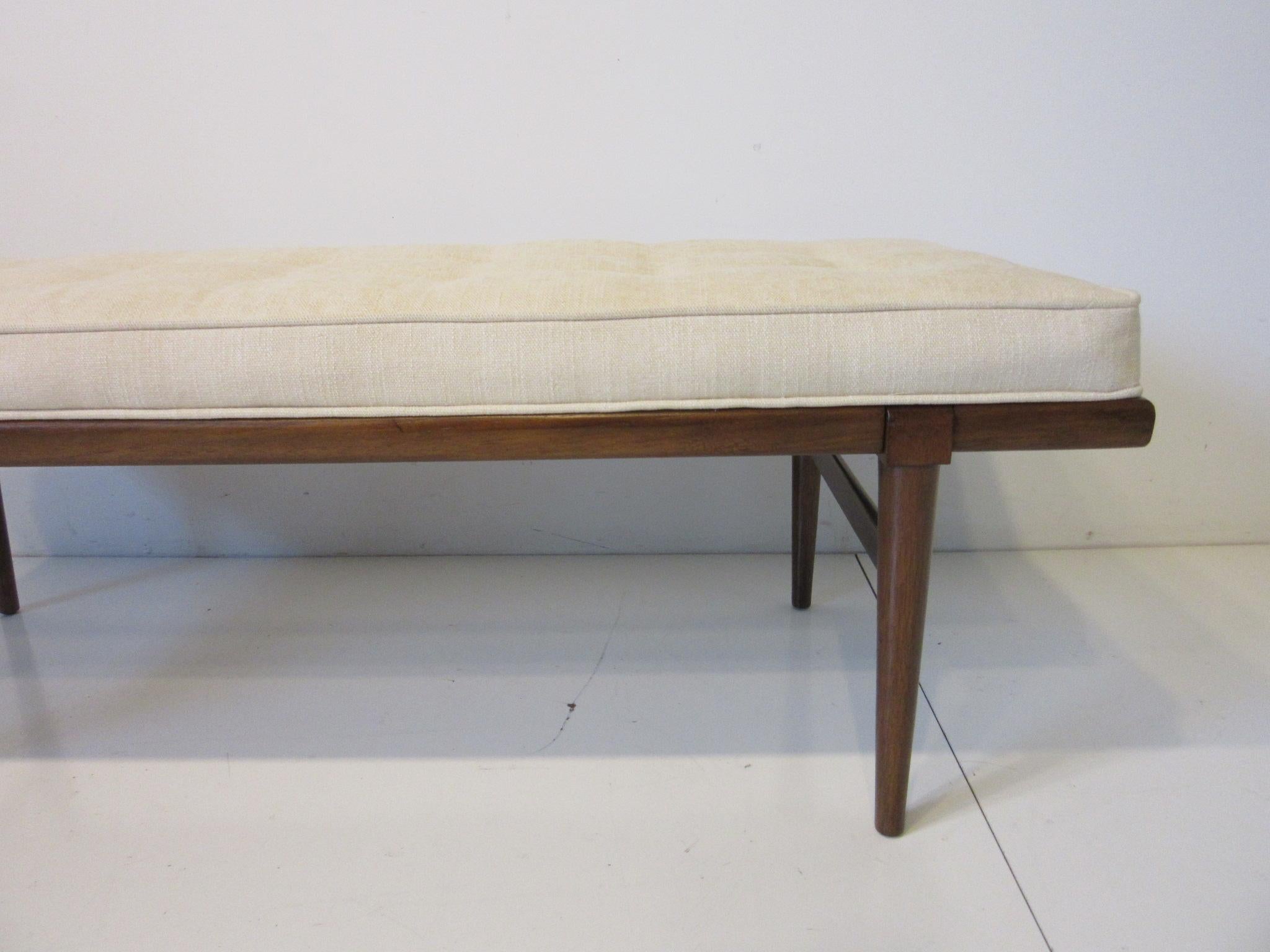 Mid Century Upholstered Wood Bench In Good Condition In Cincinnati, OH