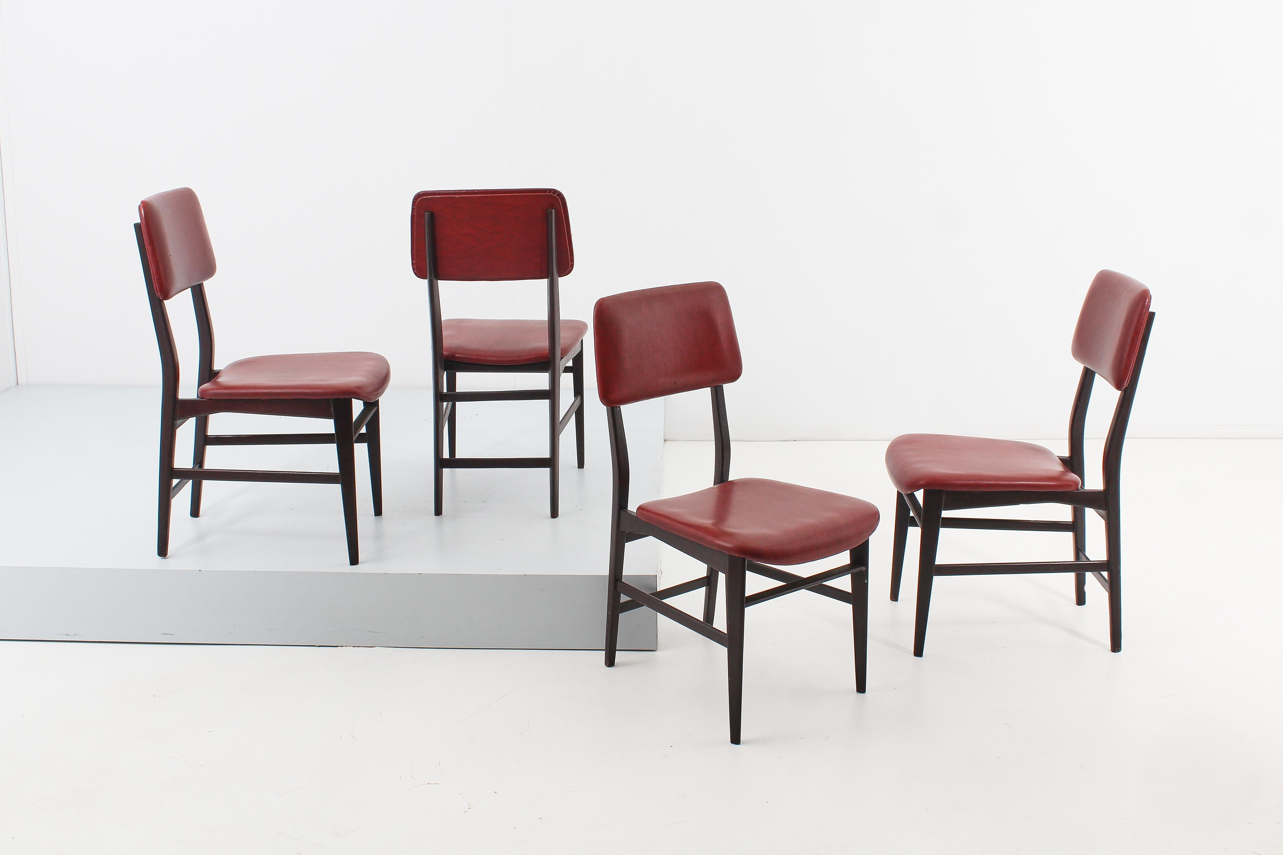 Mid-Century Modern Ensemble de 4 chaises en bois du milieu du siècle de V. Dassi, E. Palutari, Italie, années 1960 en vente