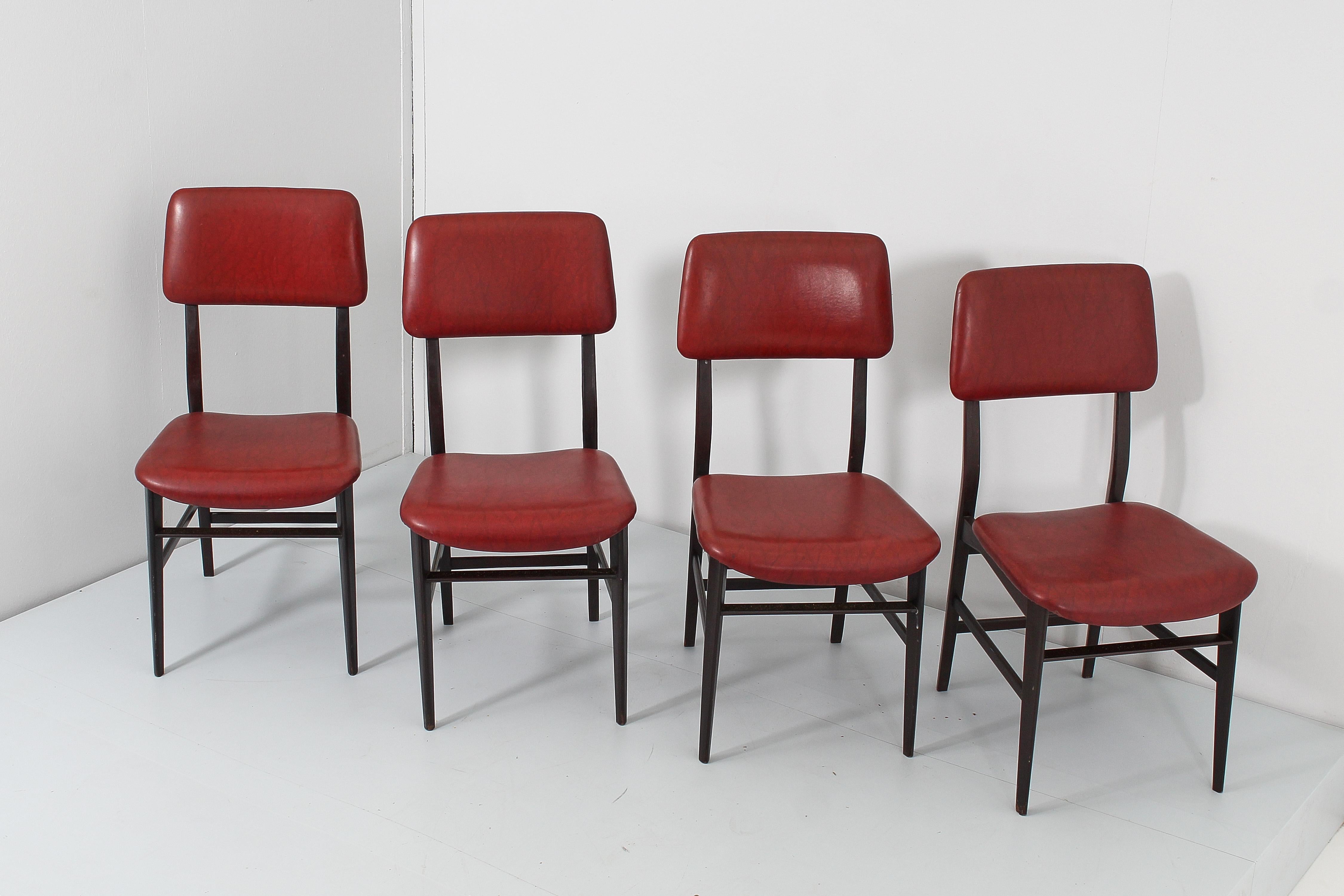 Metà XX secolo Set di 4 sedie in legno di metà secolo V. Dassi, E. Palutari, Italia, anni '60 in vendita
